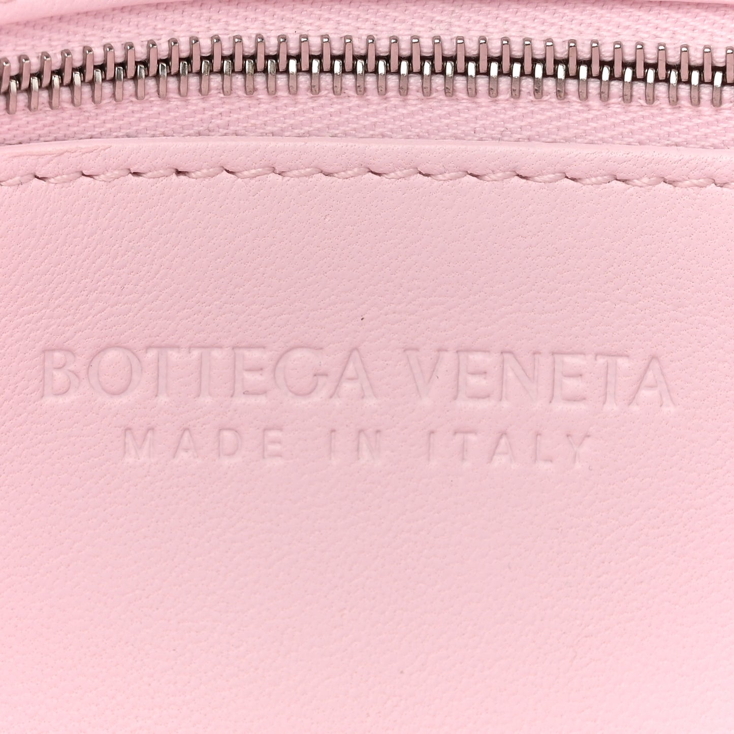 Lambskin Maxi Intrecciato Cassette Crossbody Bag Bliss Washed