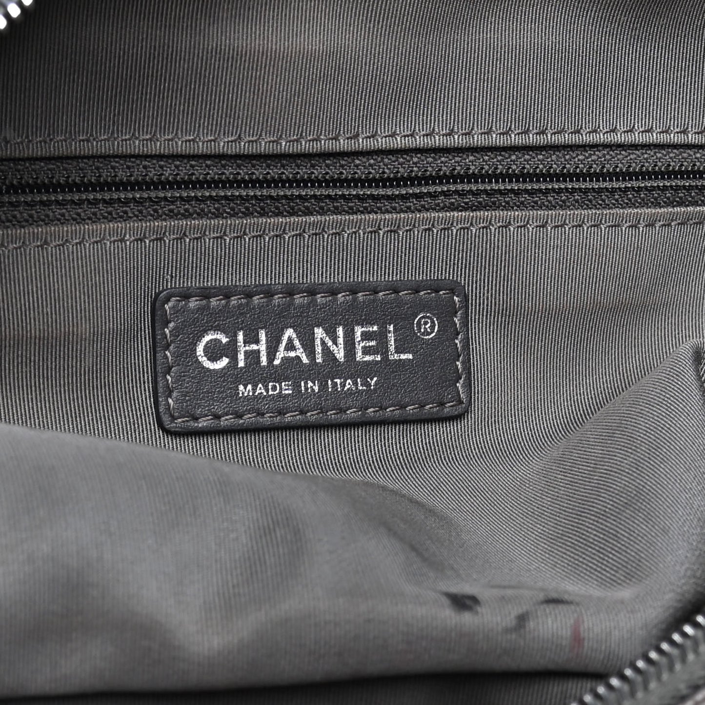 Metallic Calfskin Quilted Jumbo Chain Detail Flap Silver