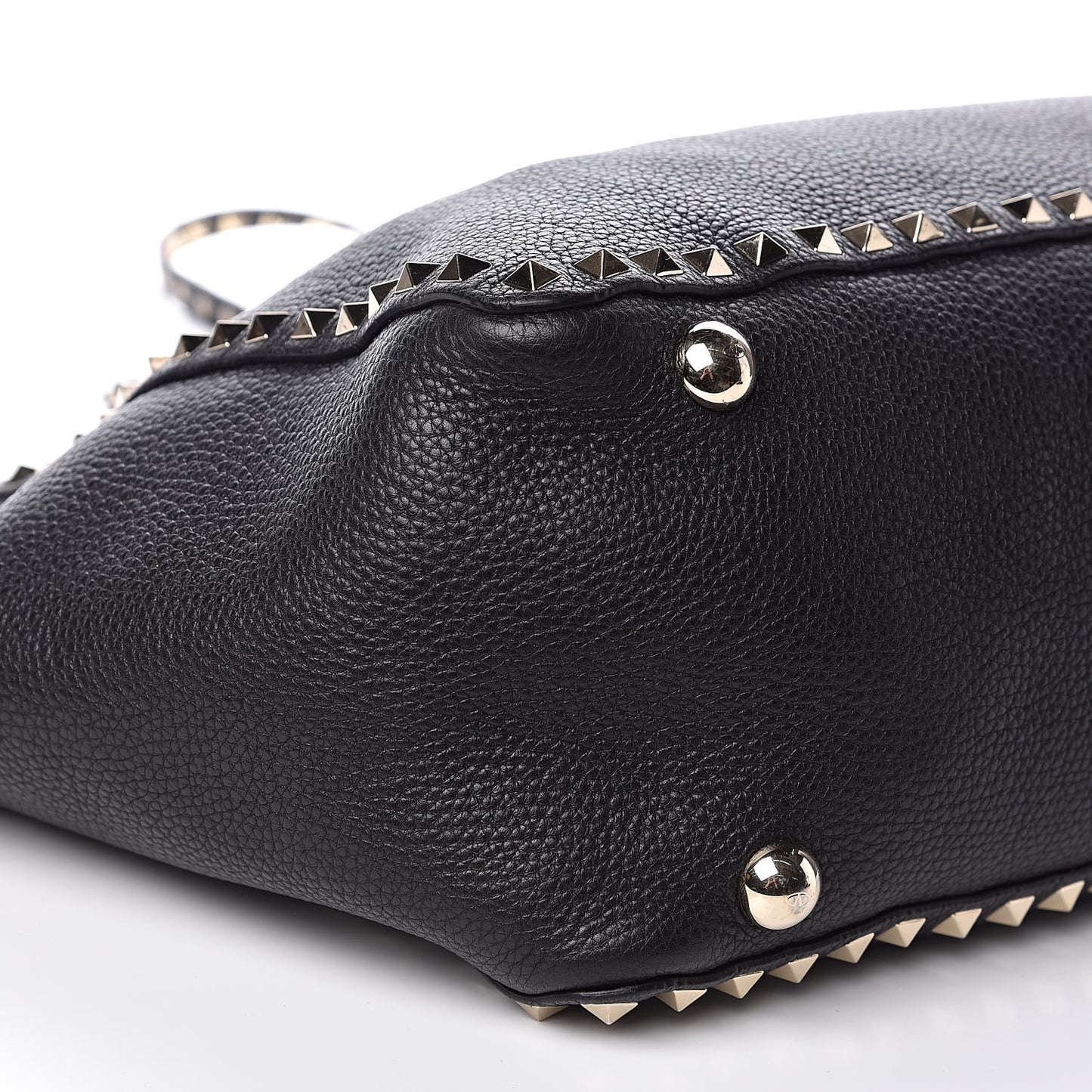 Pebbled Calfskin Medium Rockstud Tote Black