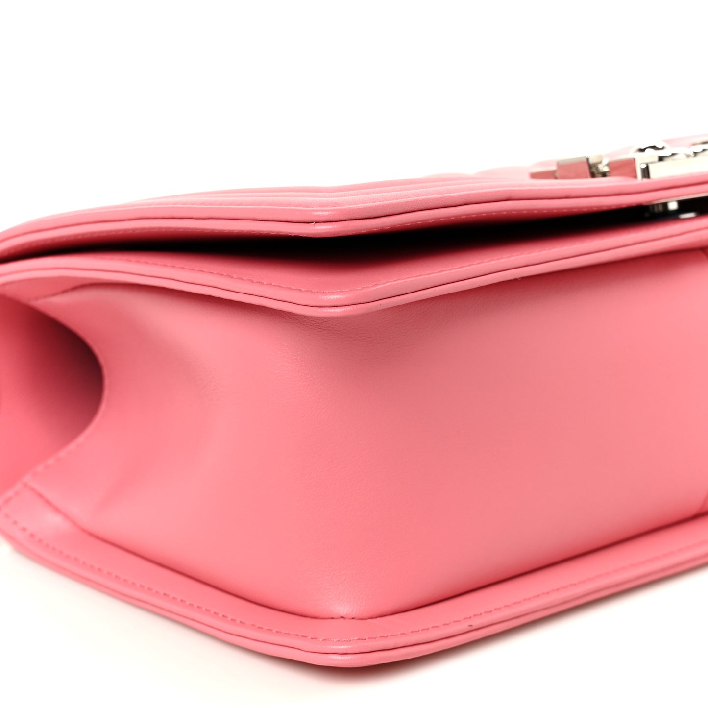 Lambskin Chevron Quilted Medium Boy Flap Pink