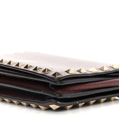 Valentino Garavani Pebbled Calfskin Rockstud Wallet on Chain Rubin 9 of 12