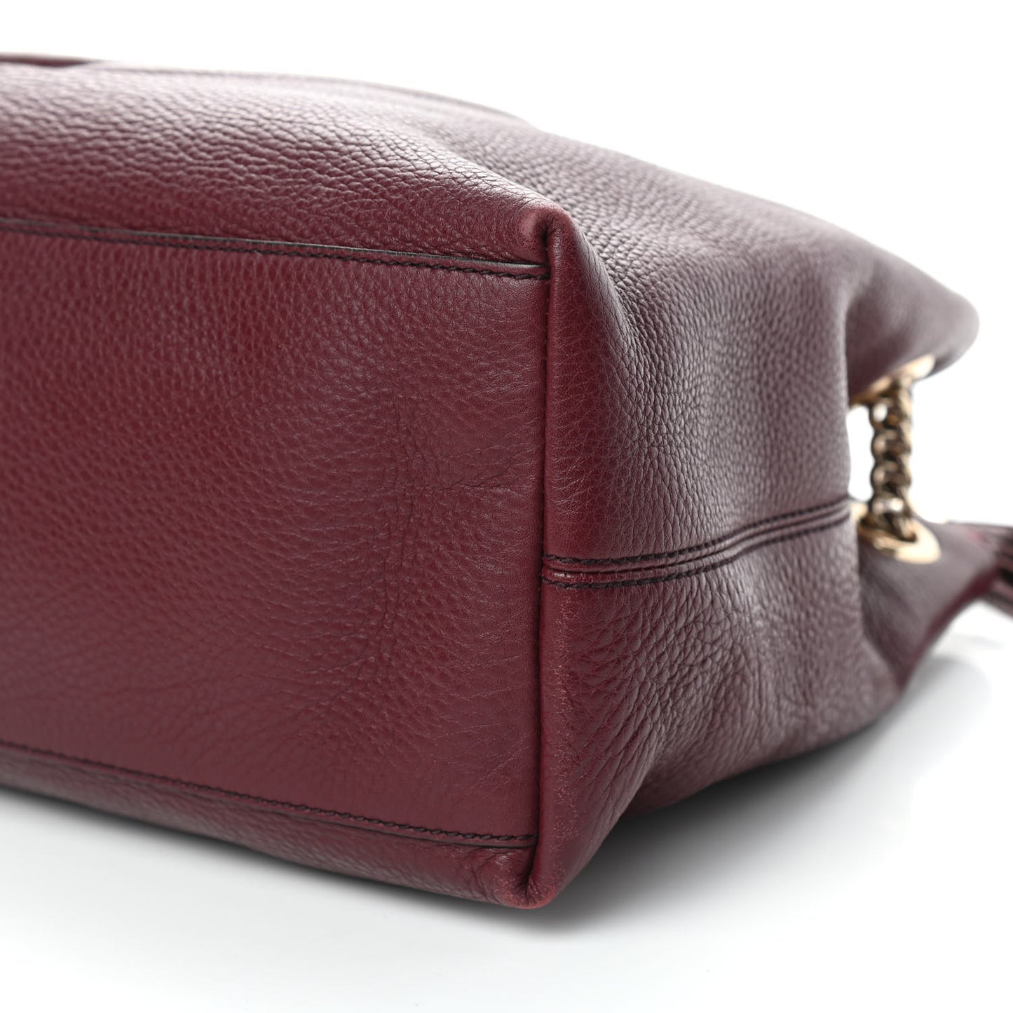 Pebbled Calfskin Medium Soho Chain Shoulder Bag Scarlatto