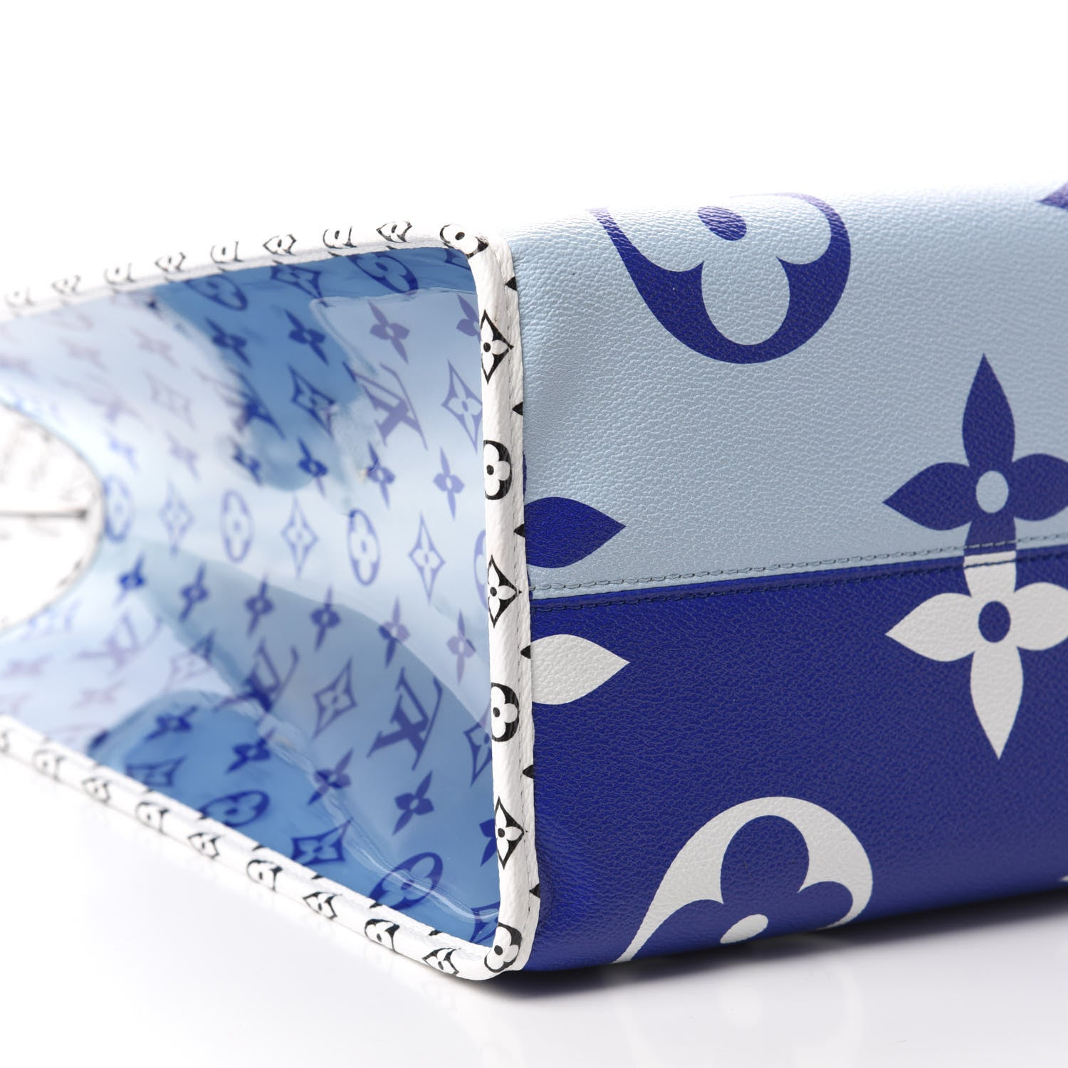 Louis Vuitton Monogram Giant Hawaii Onthego Blue 7 of 11
