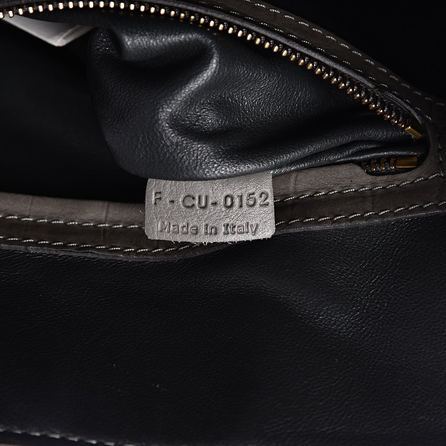 Crocodile Embossed Nubuck Medium Phantom Luggage Grey