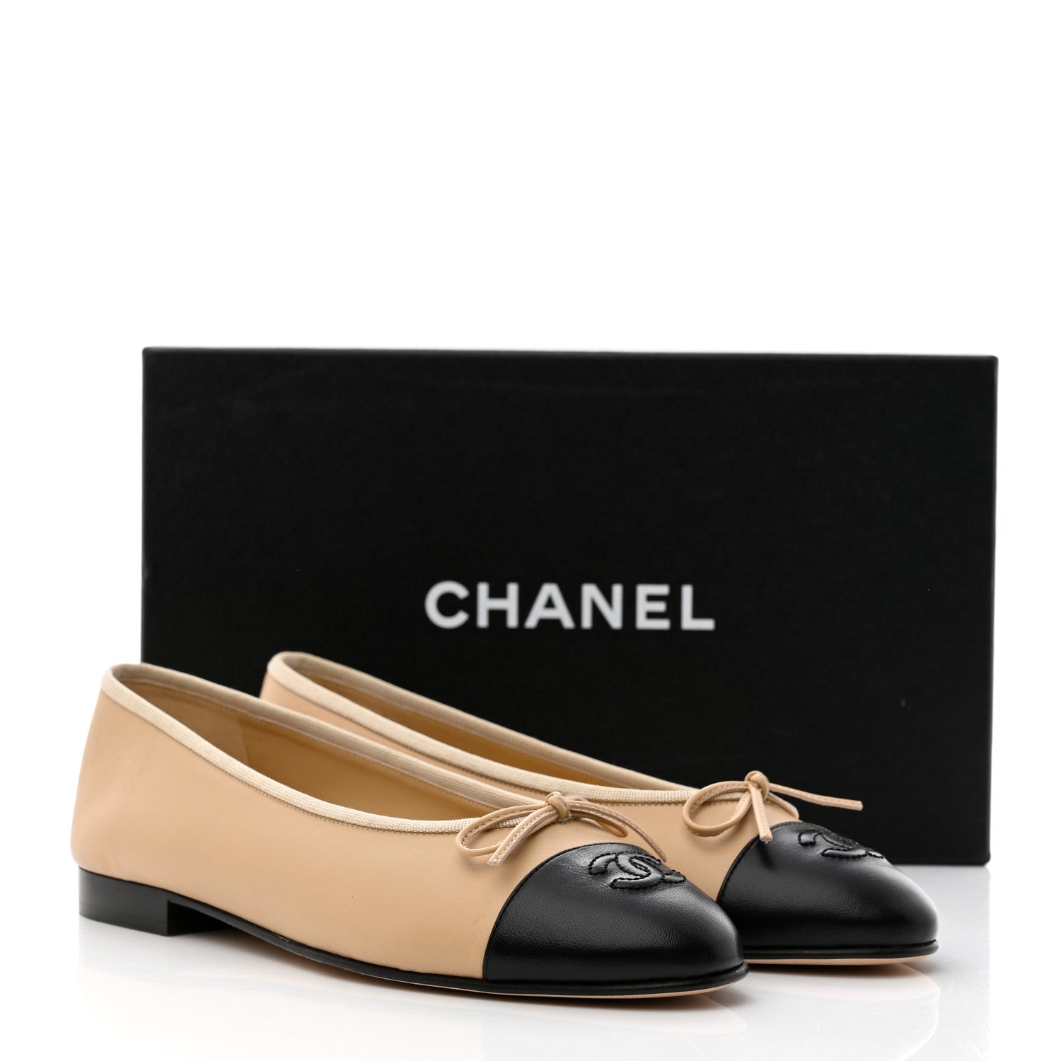 Chanel Lambskin Cap Toe CC Ballerina Flats 38.5 Beige Black 9 of 9