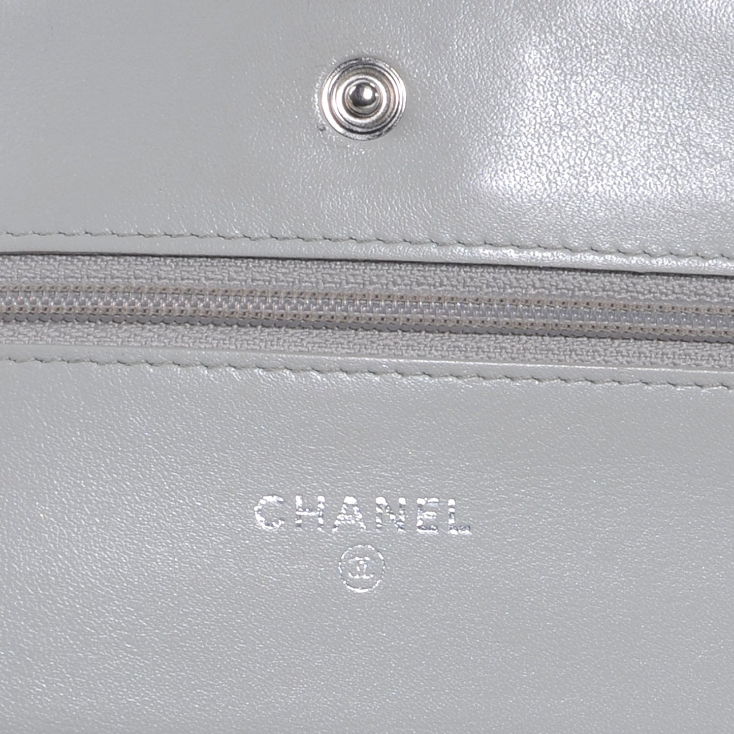 Patent Quilted Brilliant Wallet On Chain WOC Silver