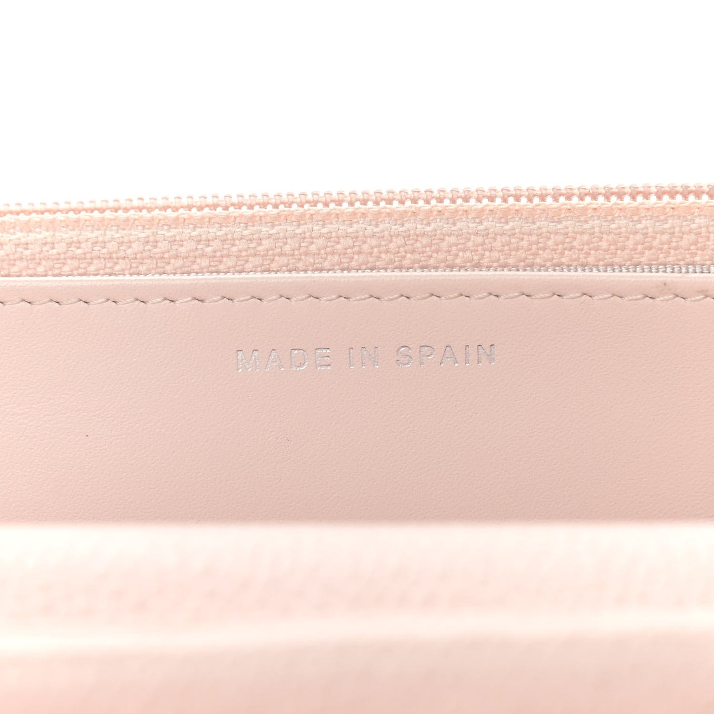 Caviar Quilted Wallet On Chain WOC Light Pink