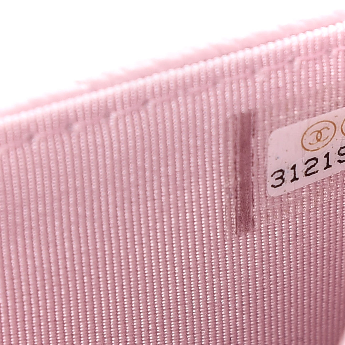 Caviar Quilted Wallet On Chain WOC Light Pink