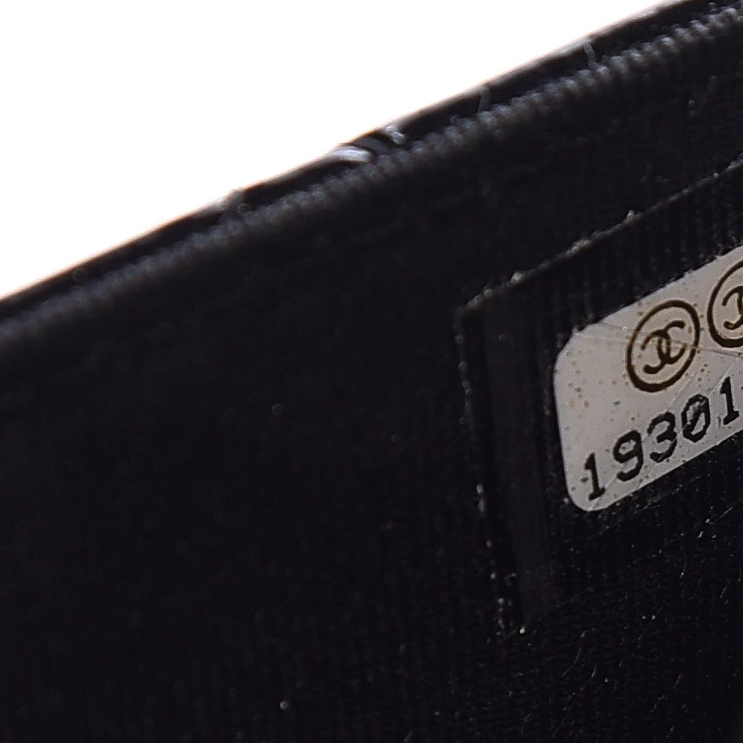 Patent Quilted Wallet On Chain WOC Black