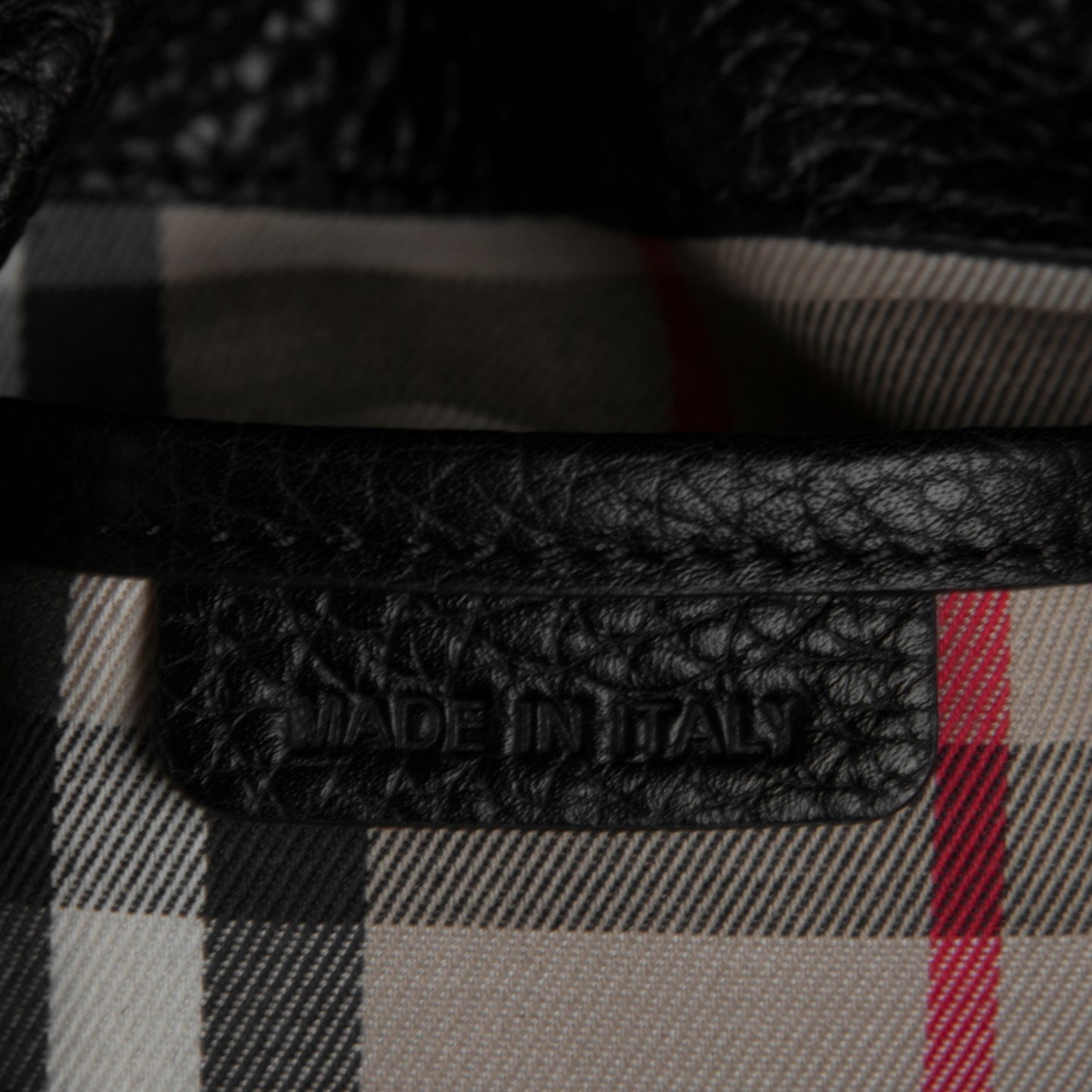 London Grainy Calfskin Small Leah Black
