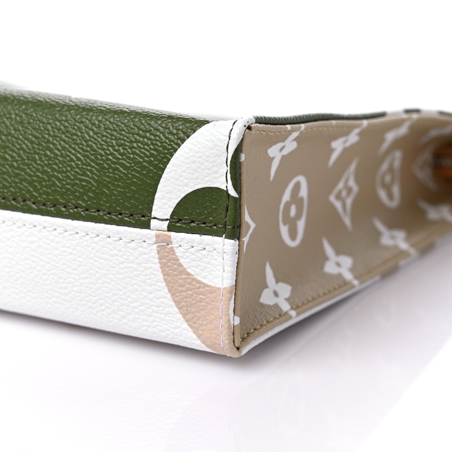 Louis Vuitton Monogram Giant Toiletry Pouch 26 Kaki 9 of 9