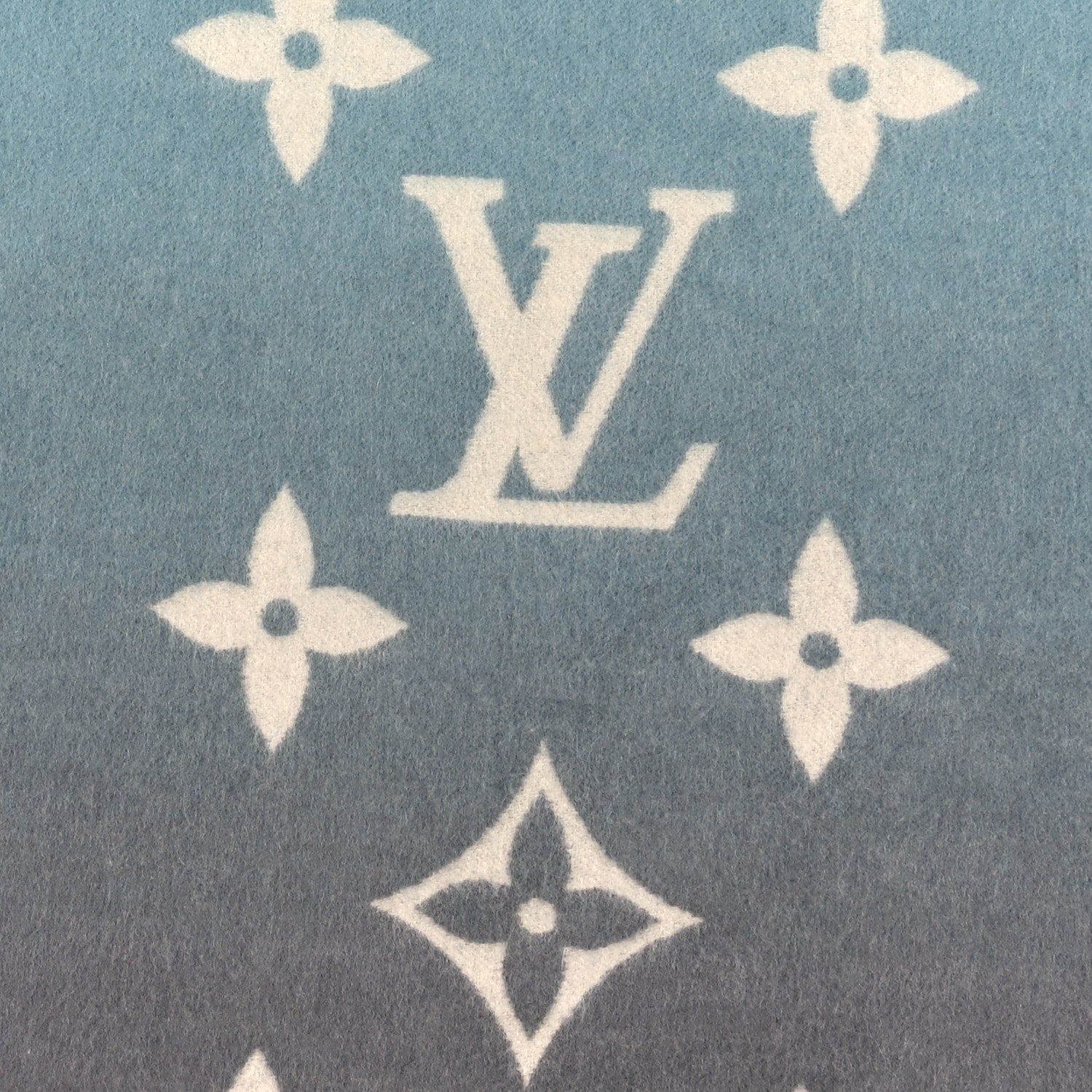 Louis Vuitton Cashmere Monogram Reykjavik Scarf Bleu Rose 3 of 3