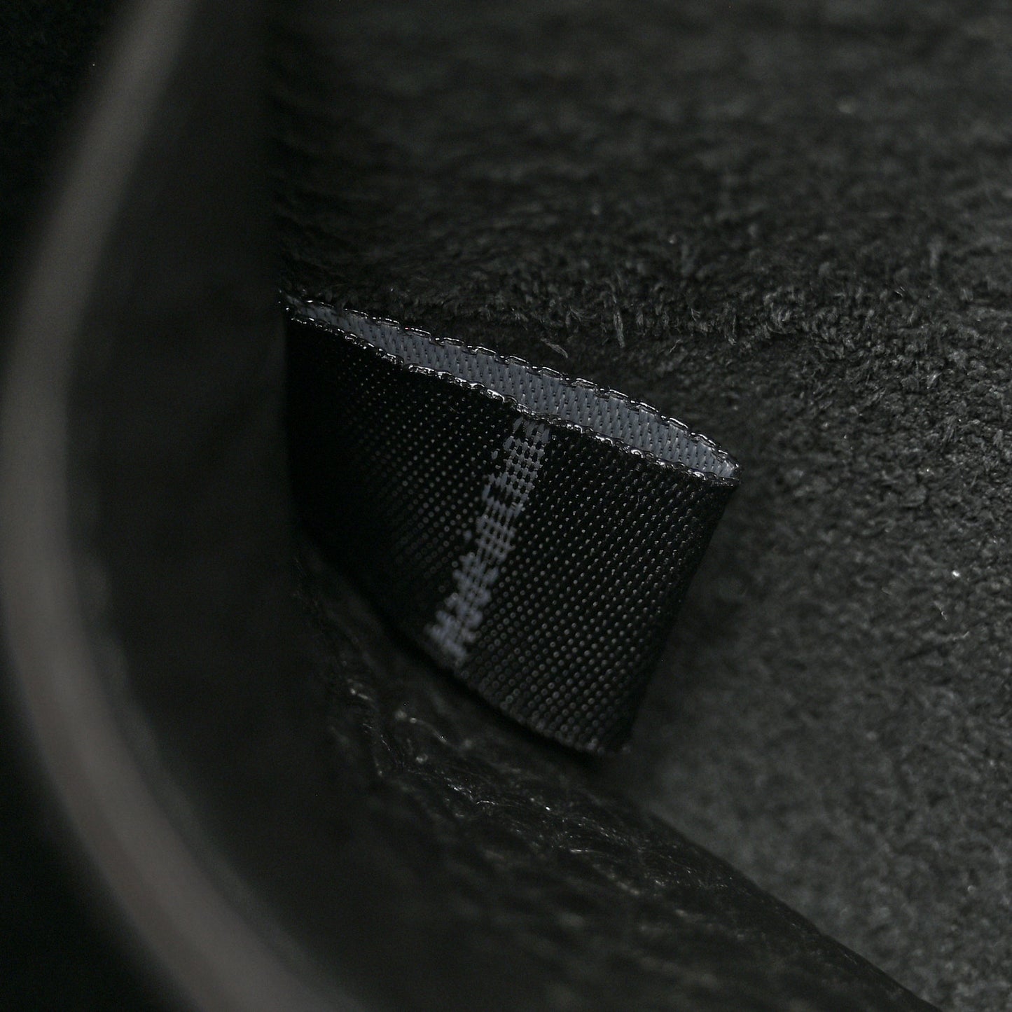 Heavy Grain Mini Alexa Black