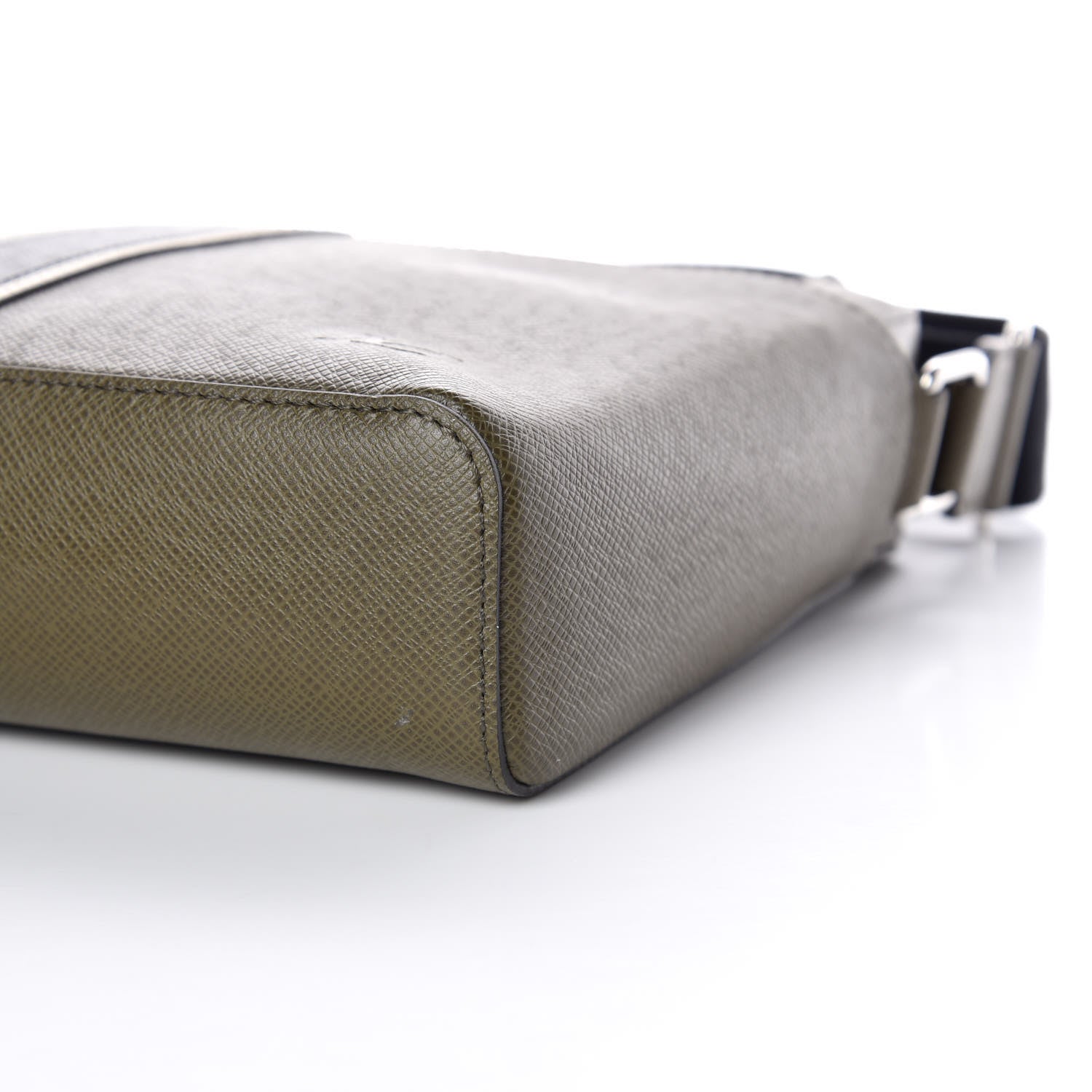 Louis Vuitton Taiga Stripe Anton Messenger PM Steppe 9 of 10