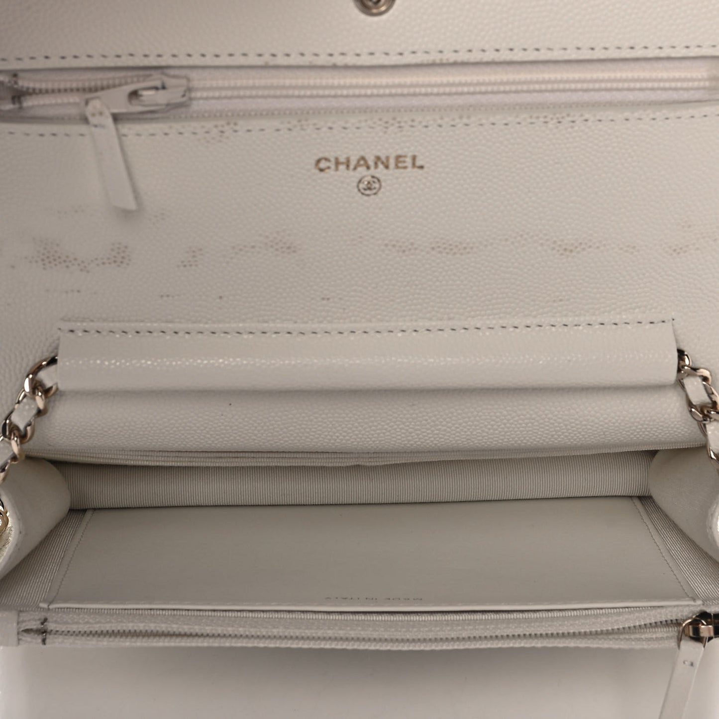 Caviar Quilted Wallet On Chain WOC White