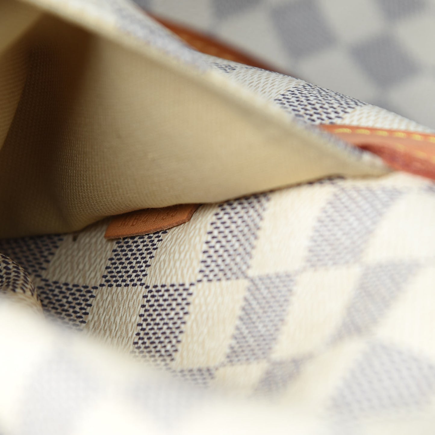 Damier Azur Totally MM
