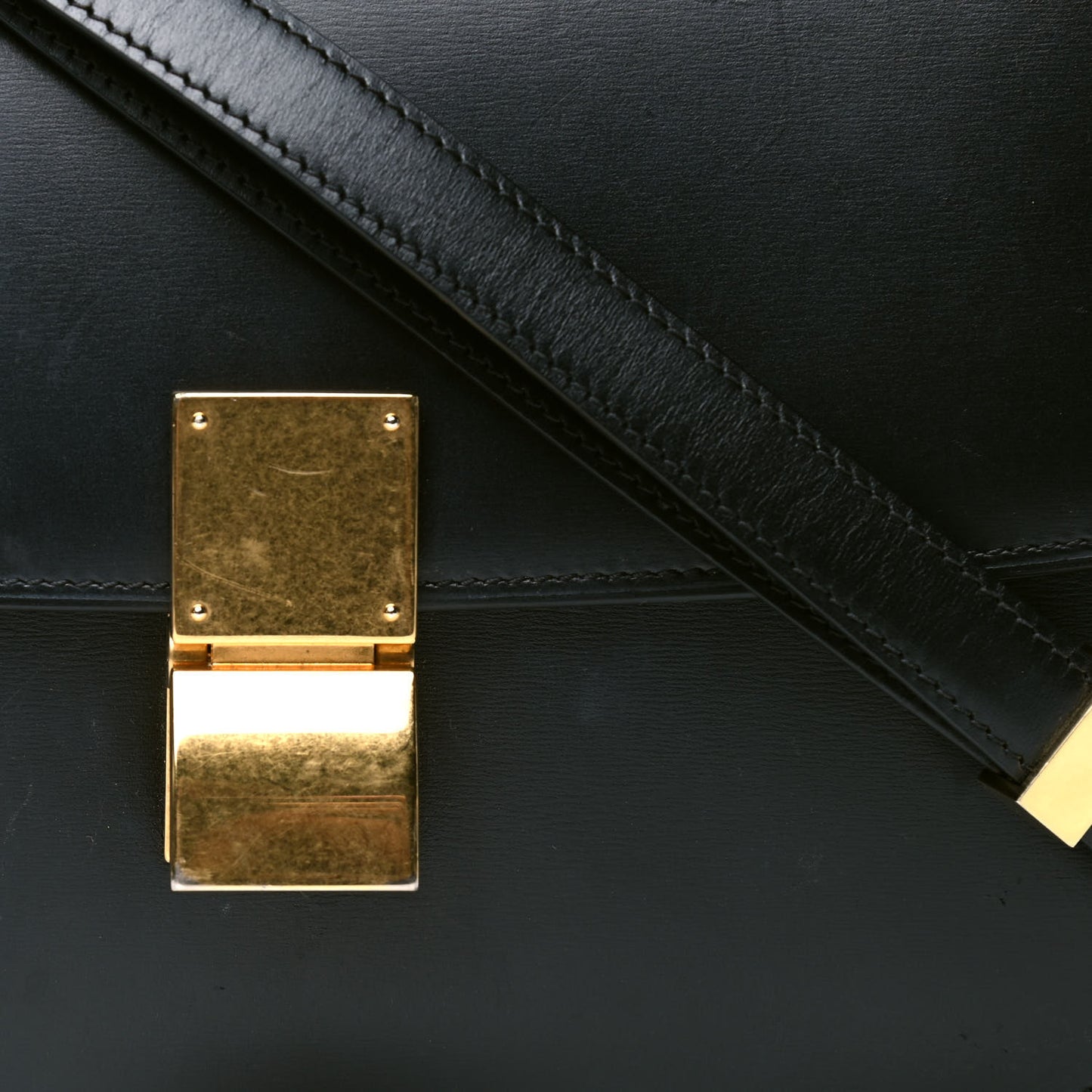 Box Calfskin Medium Classic Box Flap Bag Black
