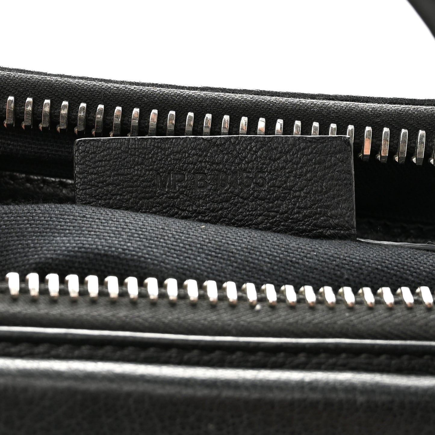 Sugar Goatskin Medium Antigona Black
