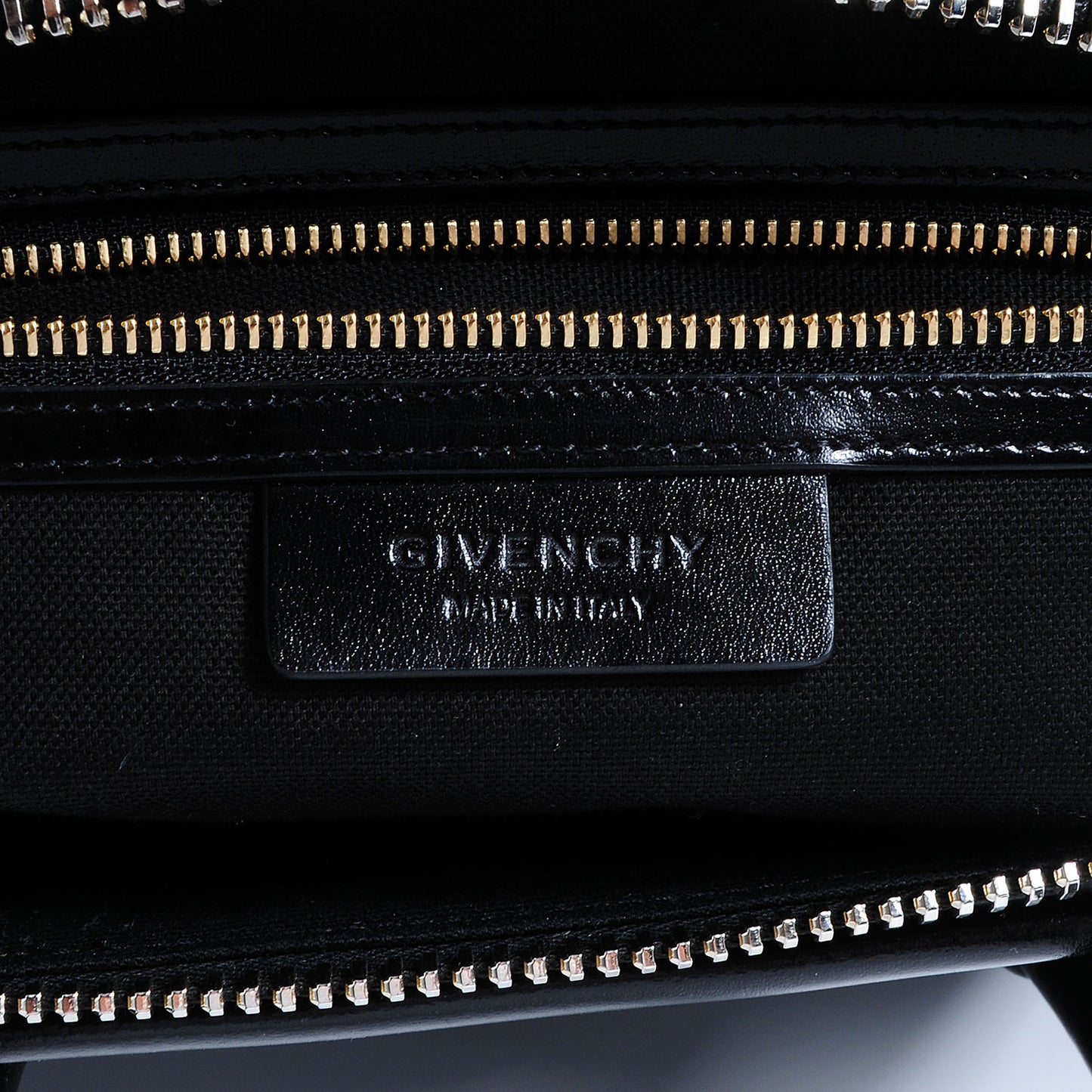 Shiny Lord Calfskin Medium Antigona Black