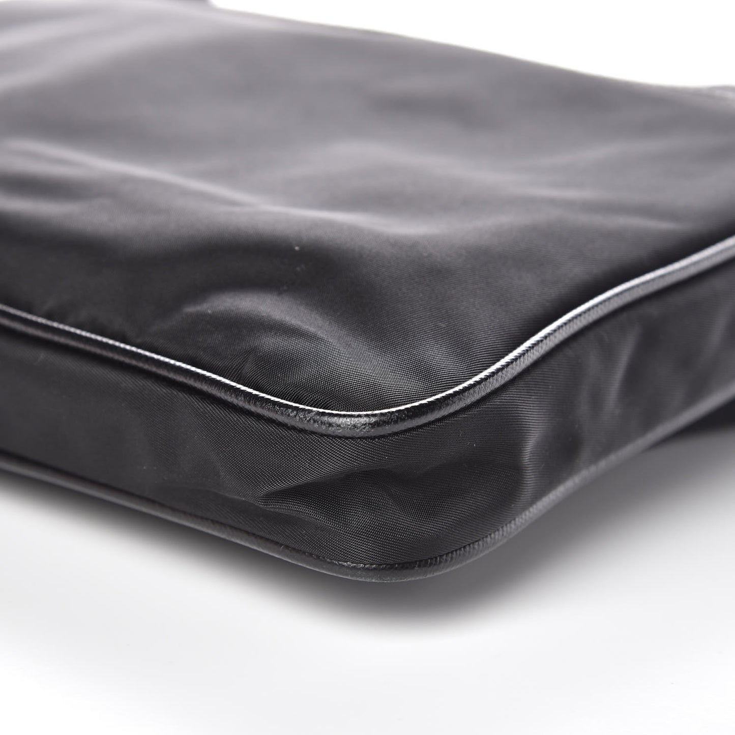 Nylon Flat Messenger Bag Black