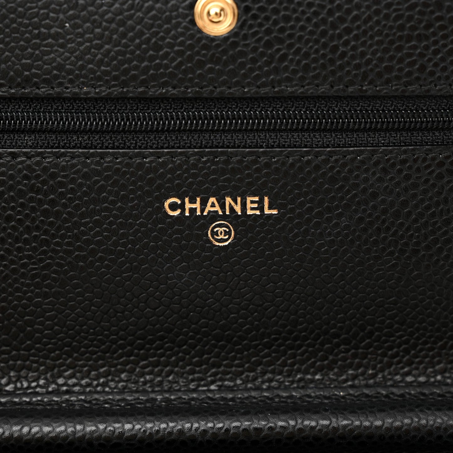 Caviar Quilted Wallet on Chain WOC Black