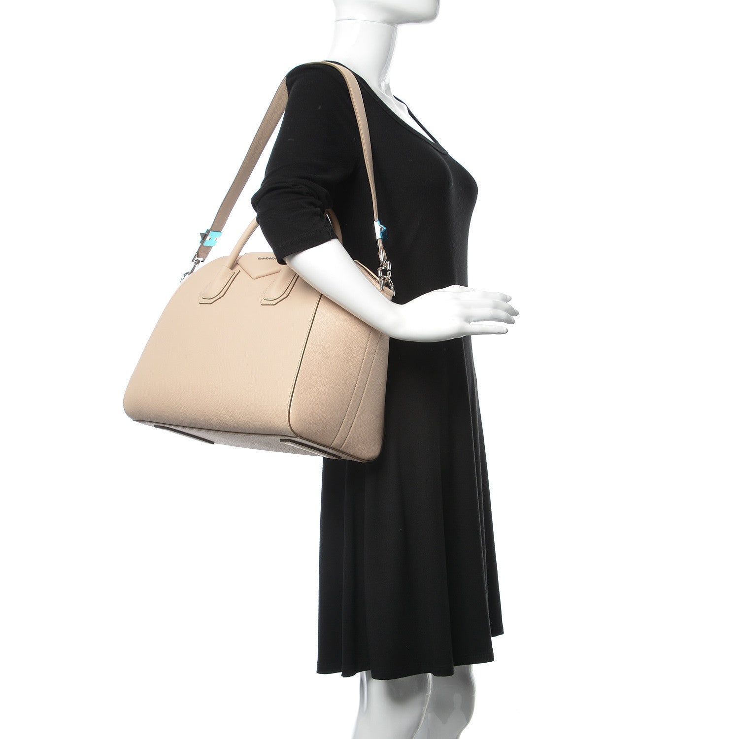Givenchy Sugar Goatskin Medium Antigona Nude Pink 2 of 9