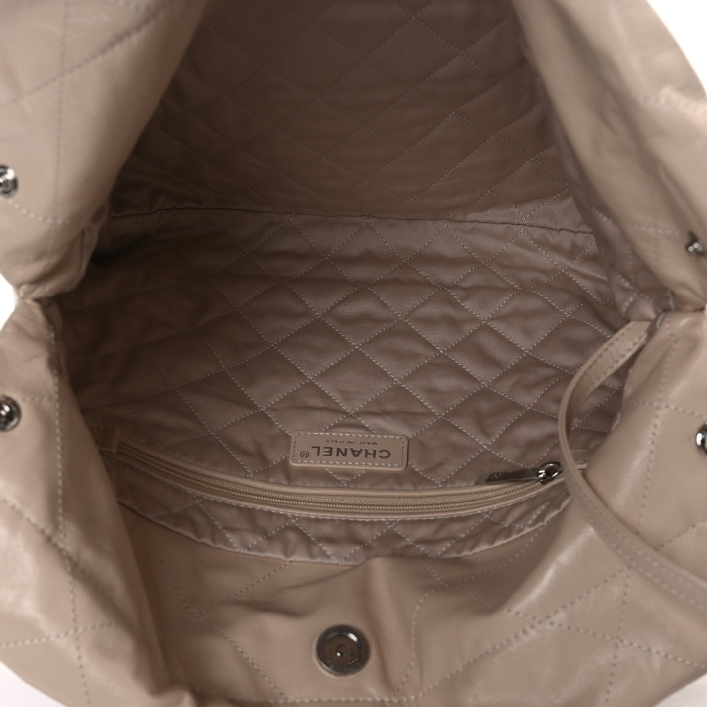 Shiny Calfskin Quilted Small Chanel 22 Ecru