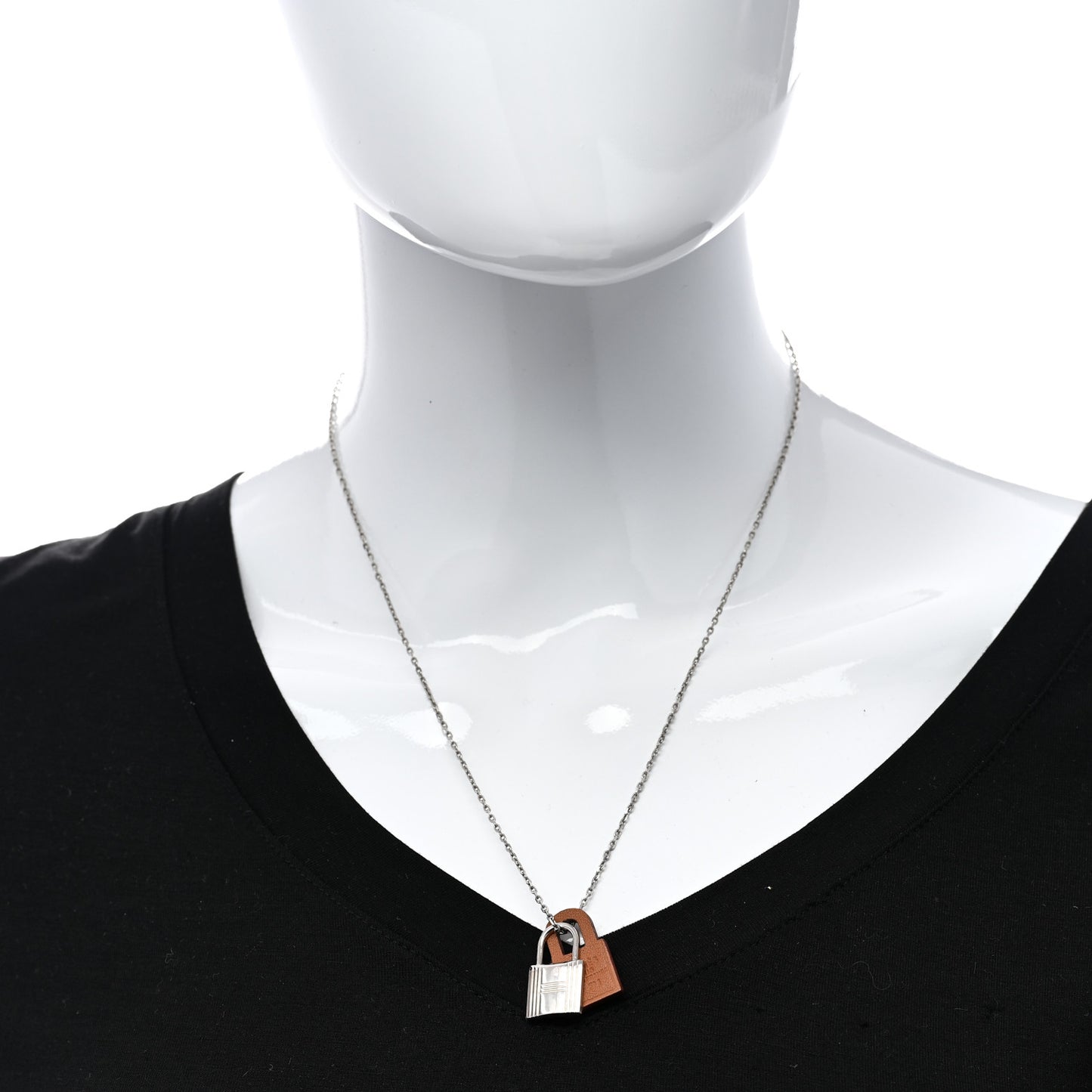 Swift O'Kelly Pendant Necklace Gold