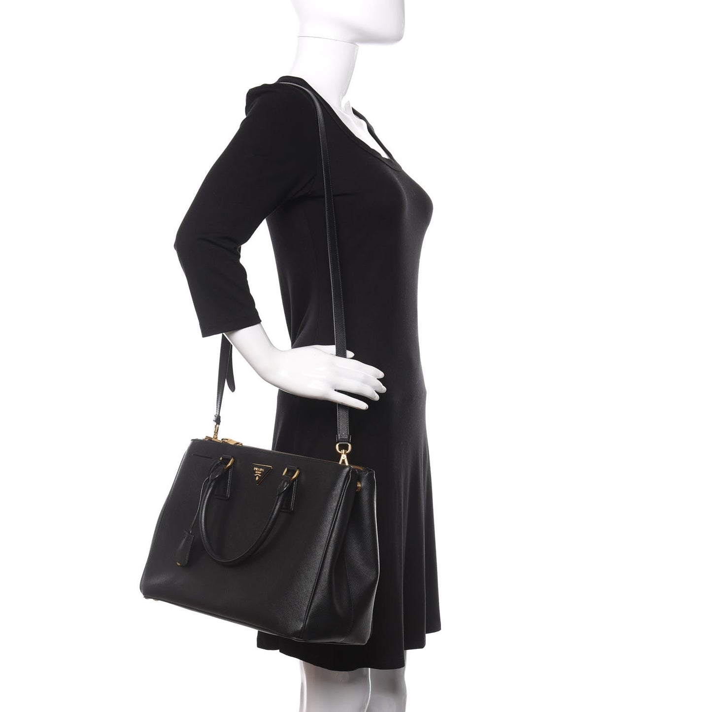 Saffiano Medium Galleria Double Zip Tote Black