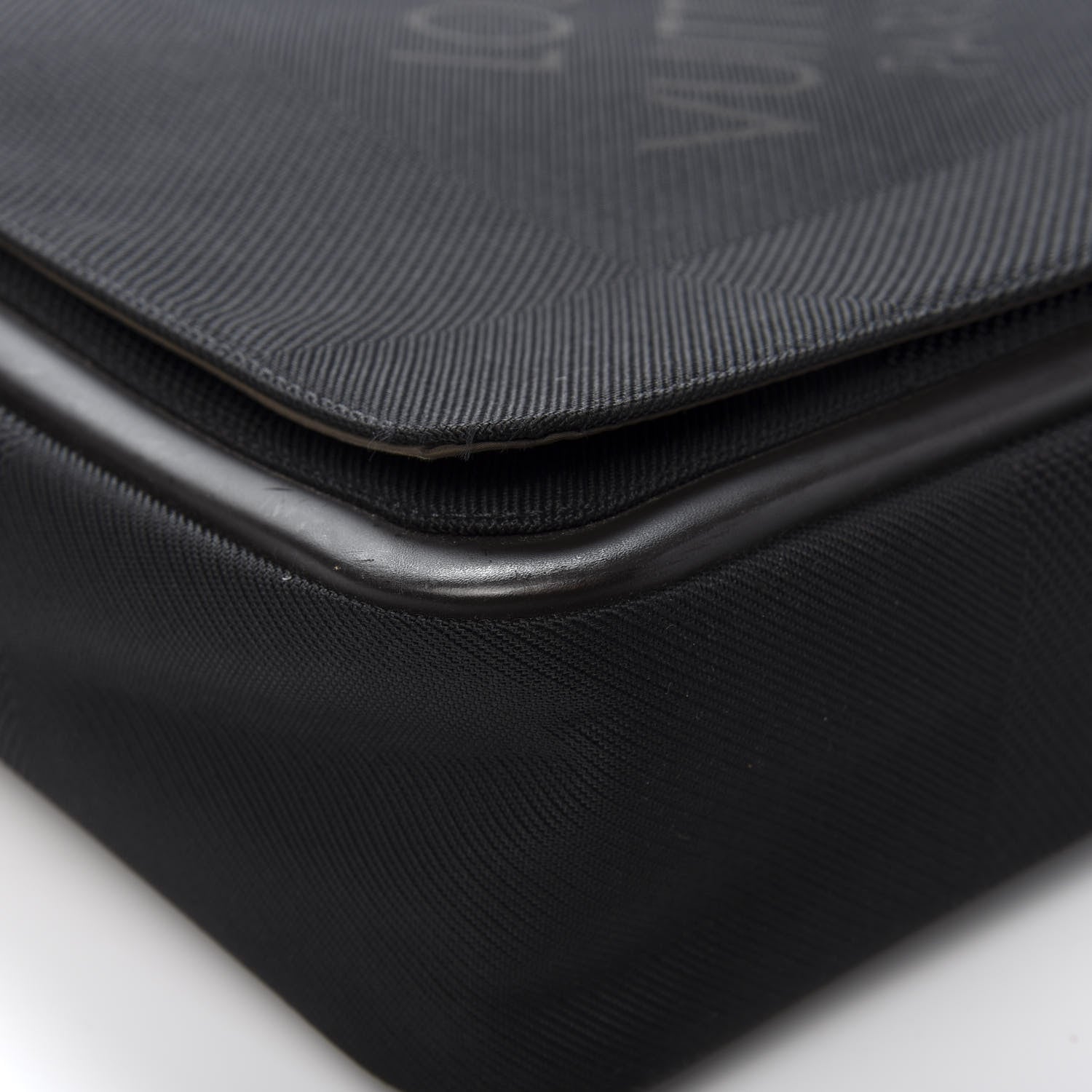 Louis Vuitton Damier Geant Messenger Bag Black 11 of 15