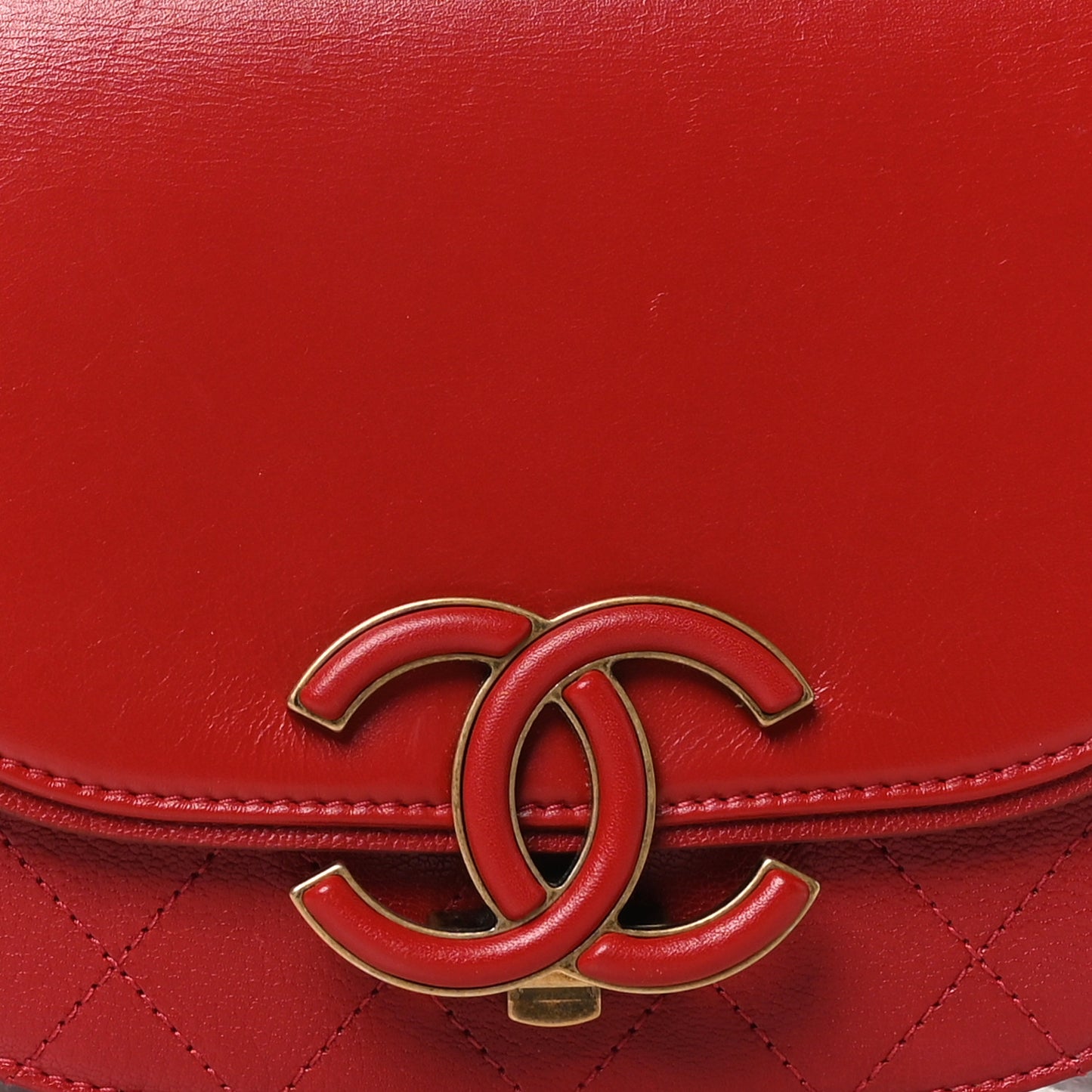 Shiny Calfskin Goatskin Quilted Small Coco Curve Messenger Flap Red