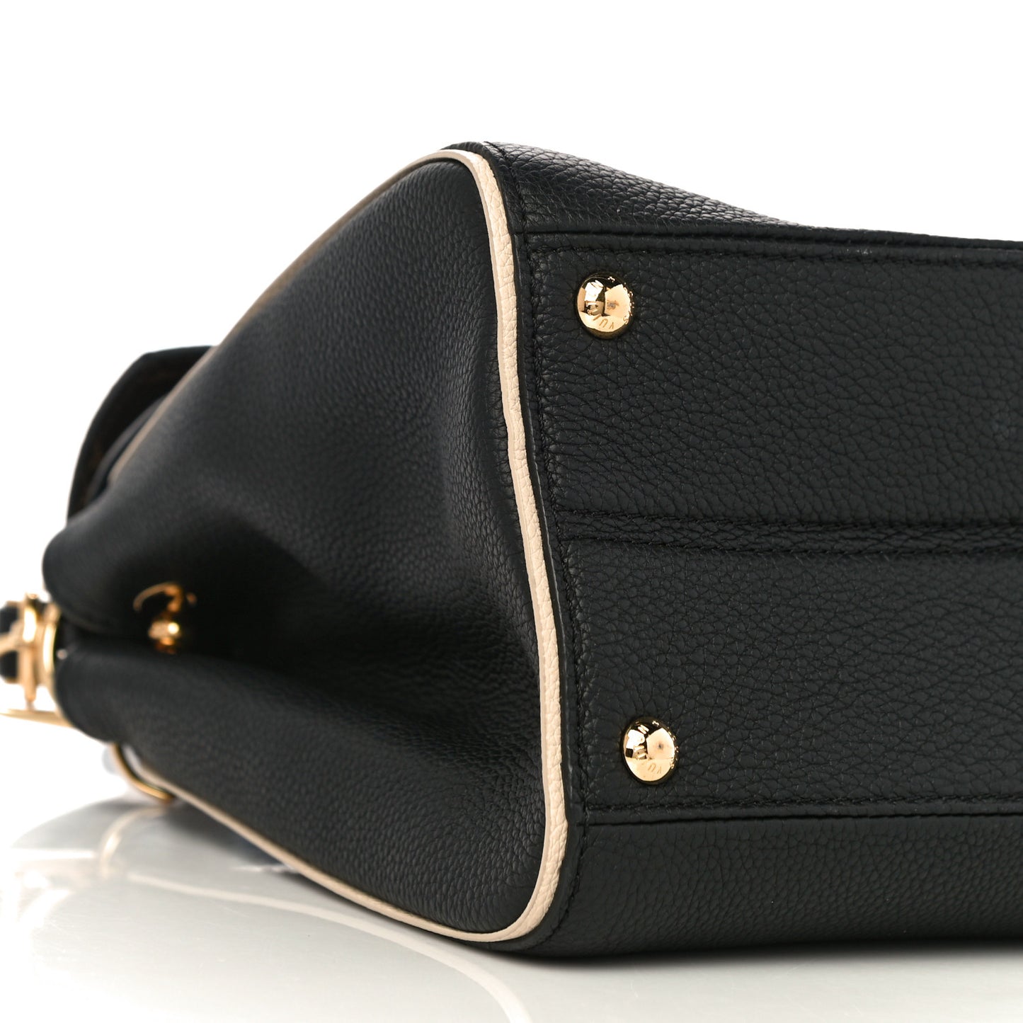 Monogram Double V Black