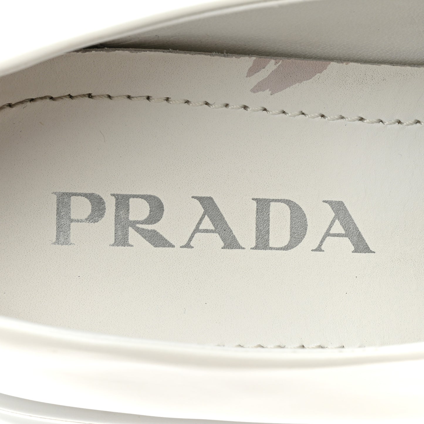Spazzolato Metal Triangle Logo Monolith Pointy 55mm Loafers 39 White