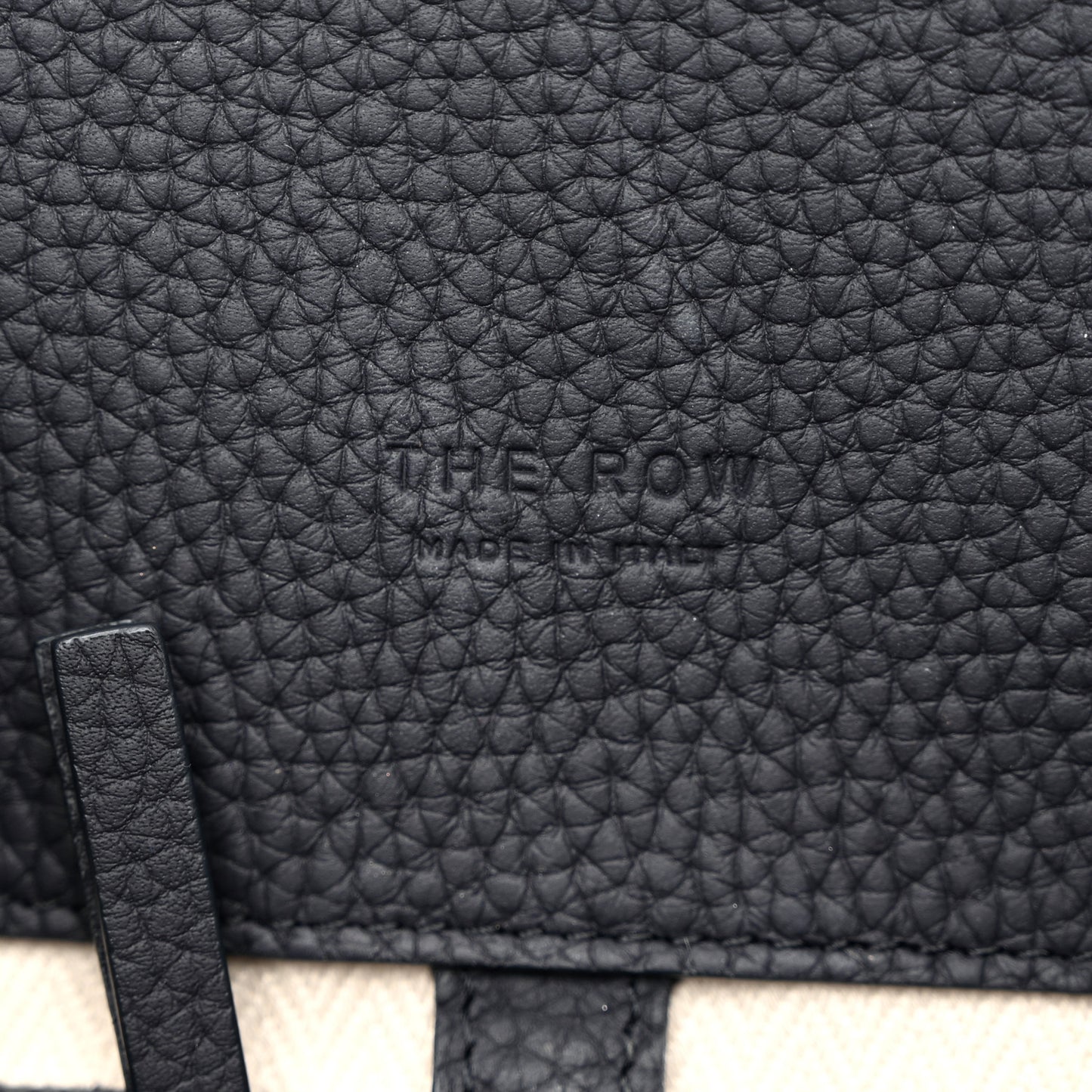 Matte Grained Calfskin Soft Margaux 12 Marine