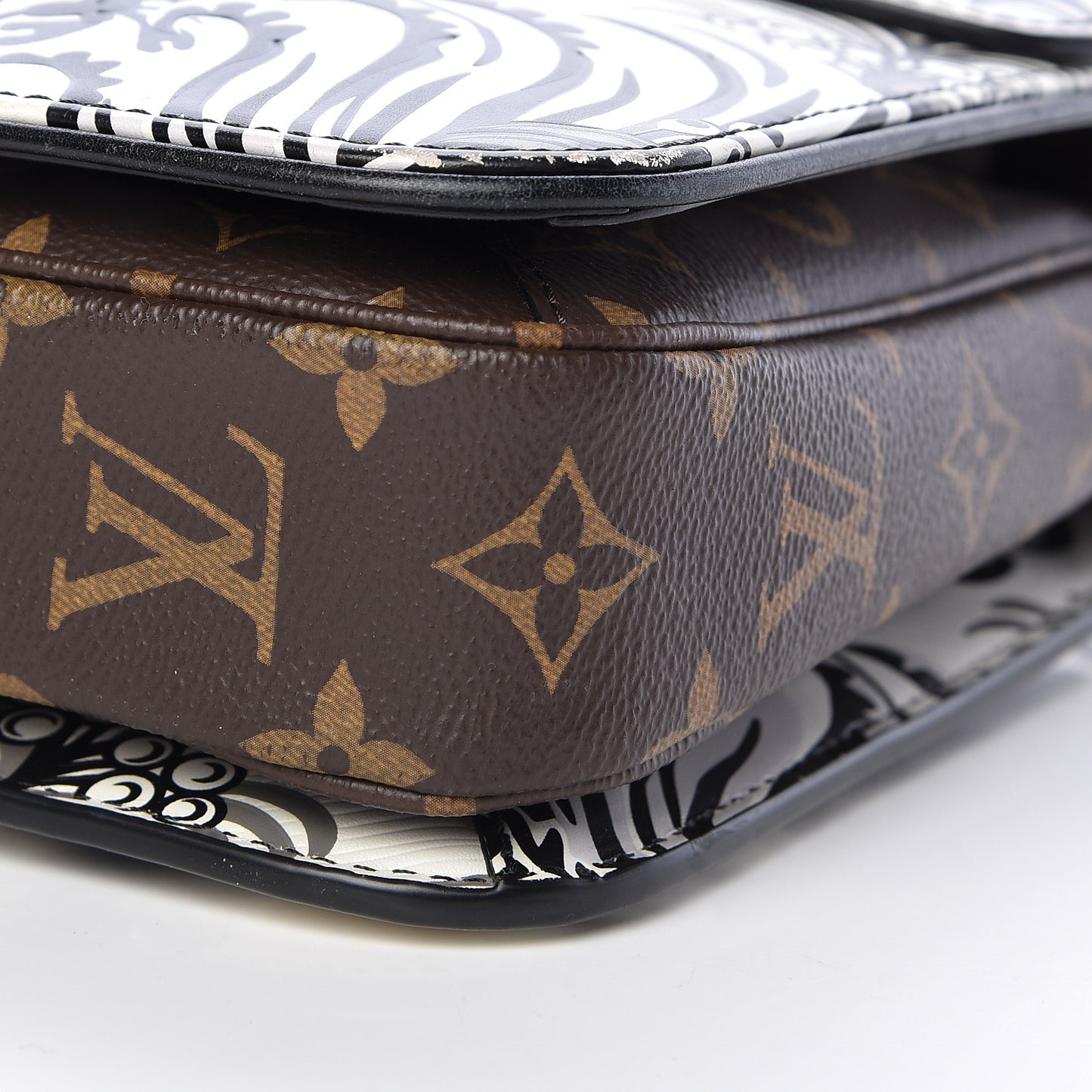 Epi Monogram Floral Pochette Metis Black White