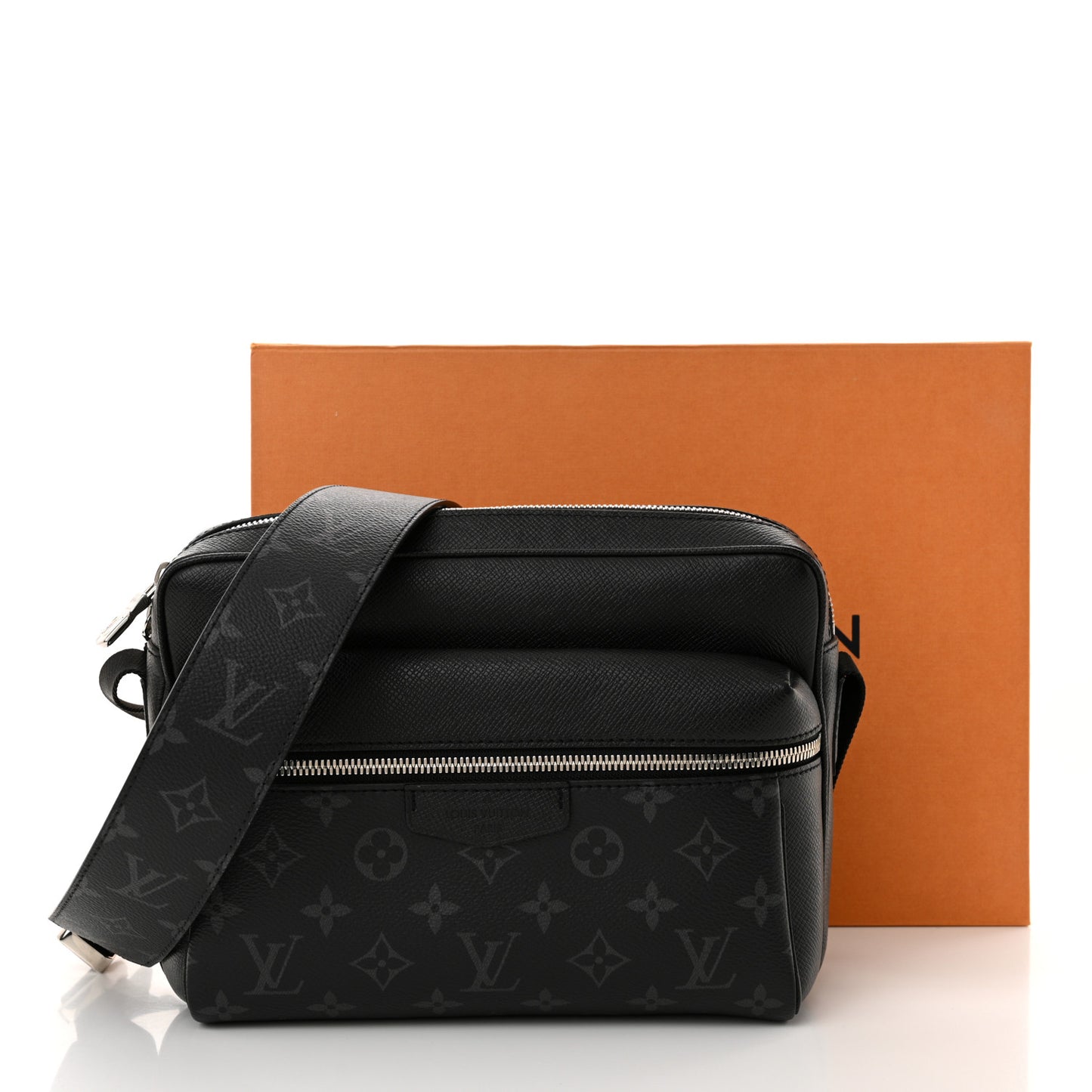 Taiga Monogram Eclipse Outdoor Messenger Black
