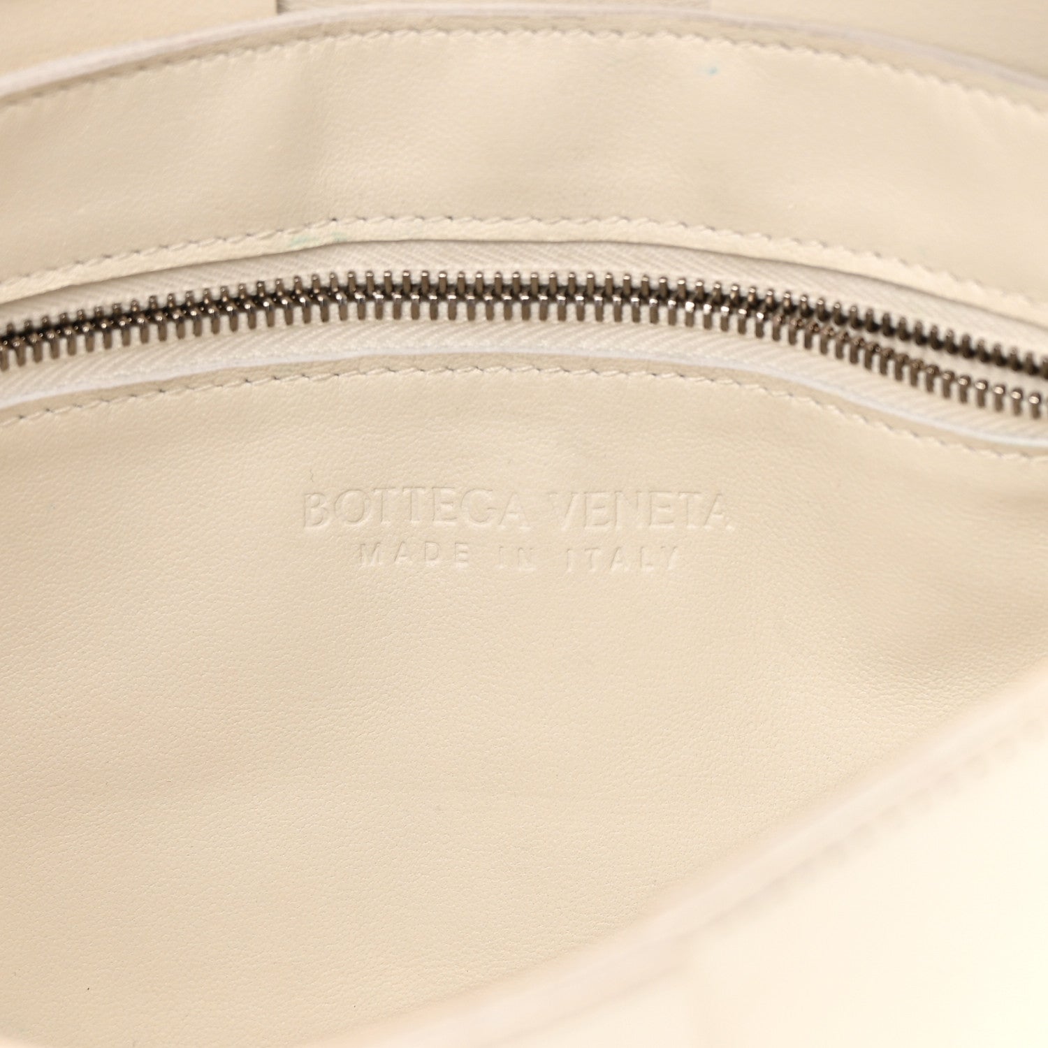 Bottega Veneta Lambskin Maxi Intrecciato Cassette Crossbody Bag White 6 of 16