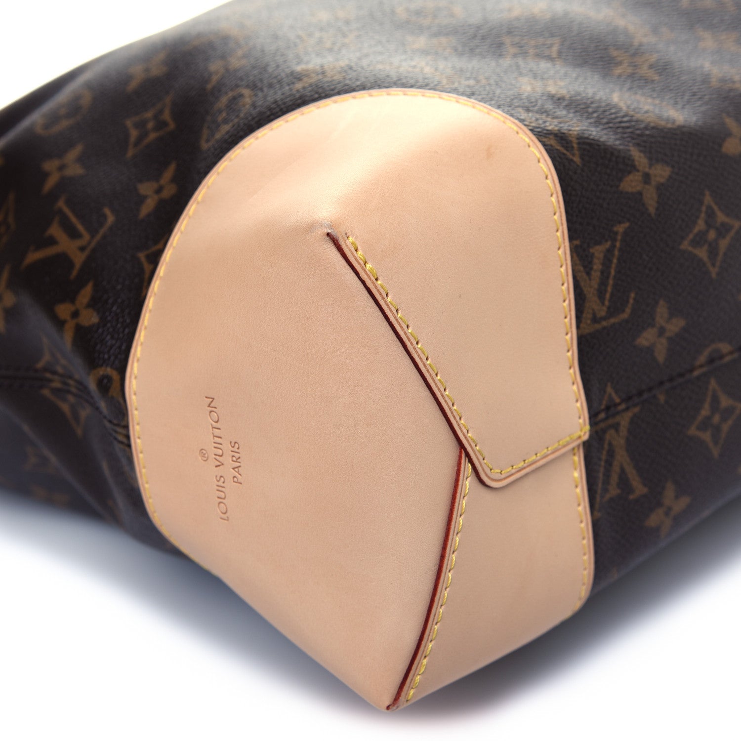 Louis Vuitton Monogram Berri MM 19 of 21