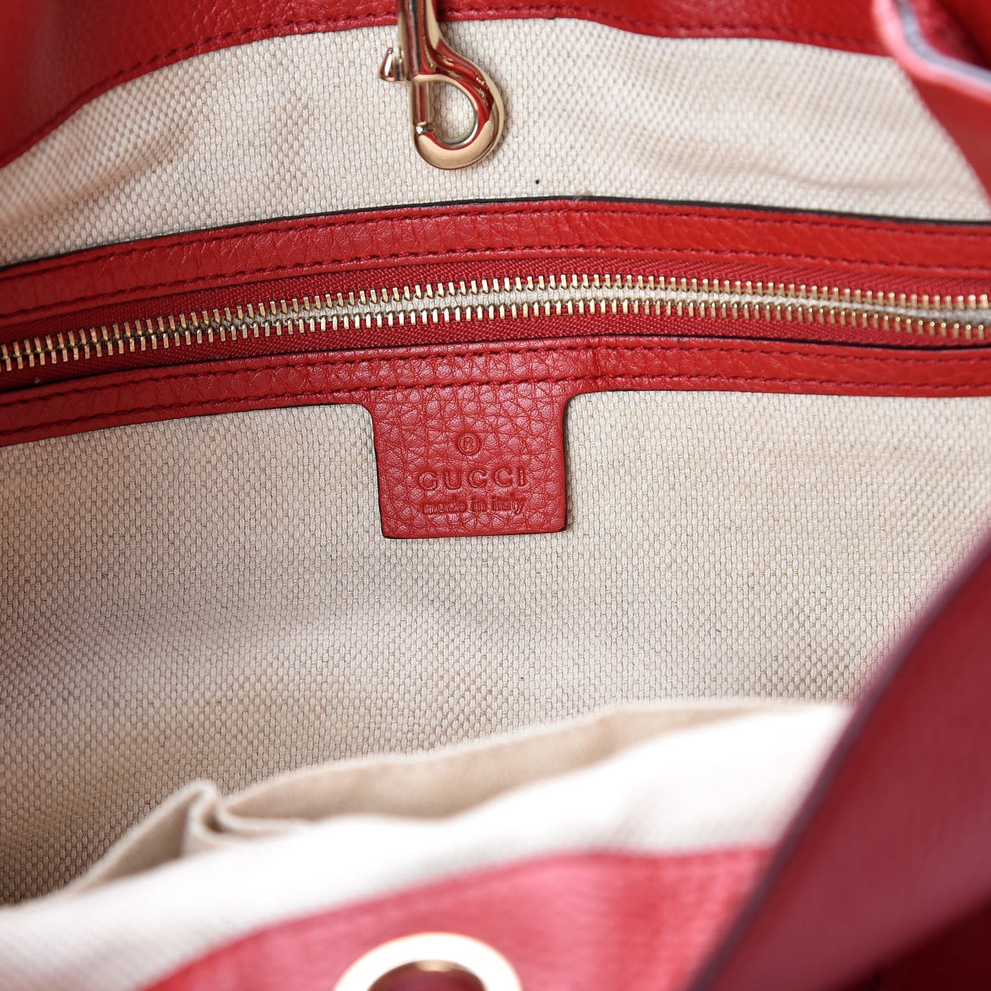 Pebbled Calfskin Medium Soho Chain Shoulder Bag Tabasco Red