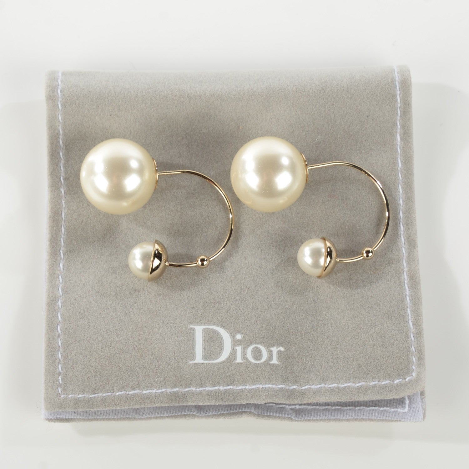Christian Dior Pearl Ultradior Earrings Cream 5 of 5