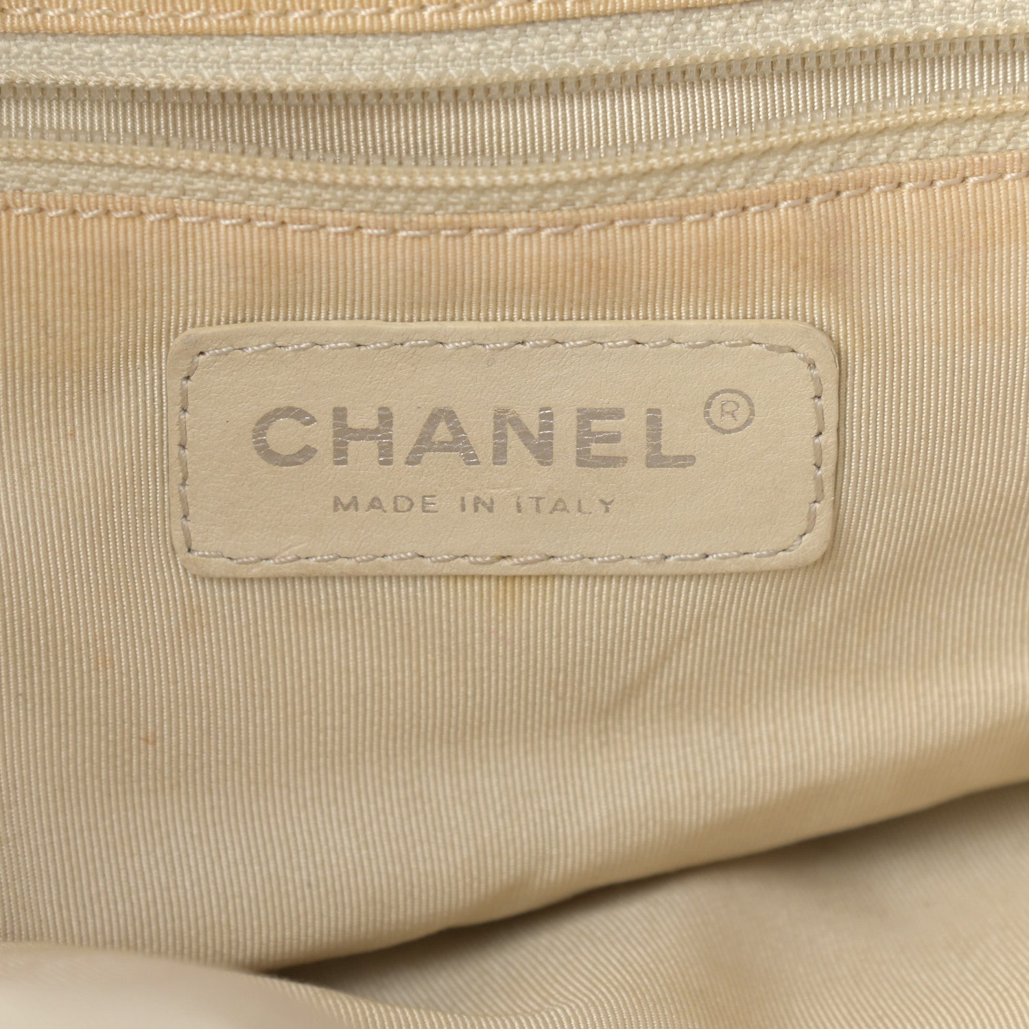 Chanel Calfskin CC Chevron All Day Long Tote Red 5 of 25