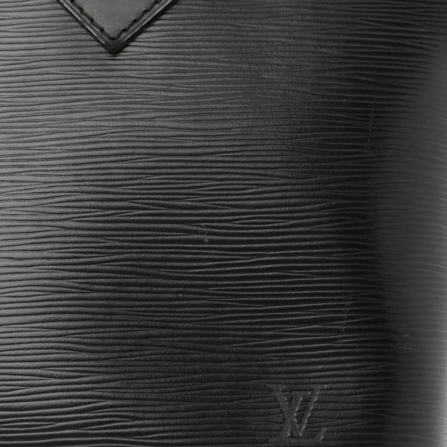 LOUIS VUITTON Epi Alma PM Black