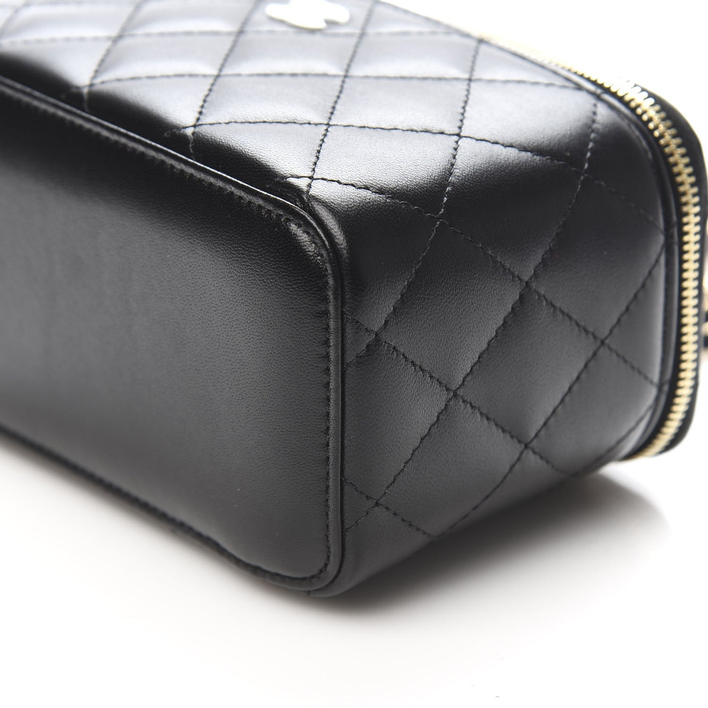 Lambskin Quilted Small Vanity Case With Chain Black