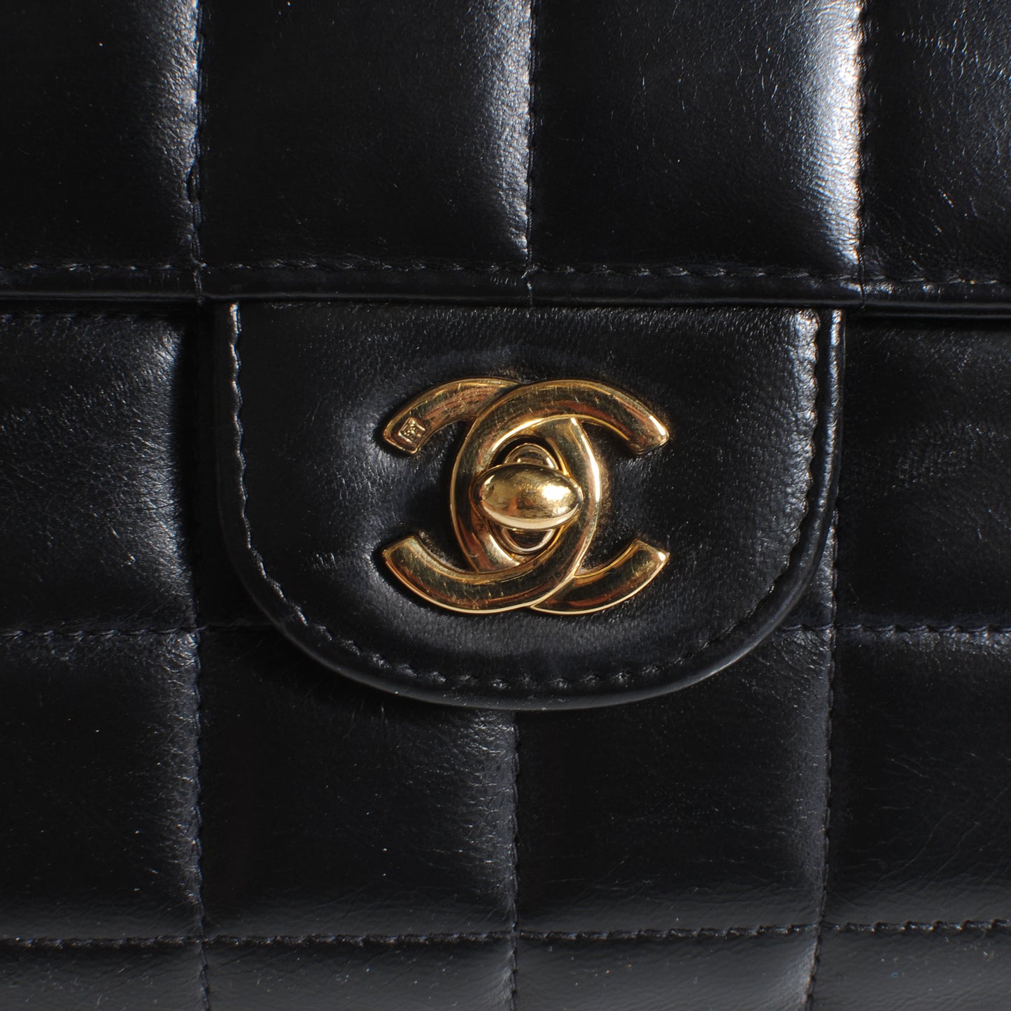 Lambskin East West Square Quilted Flap Black