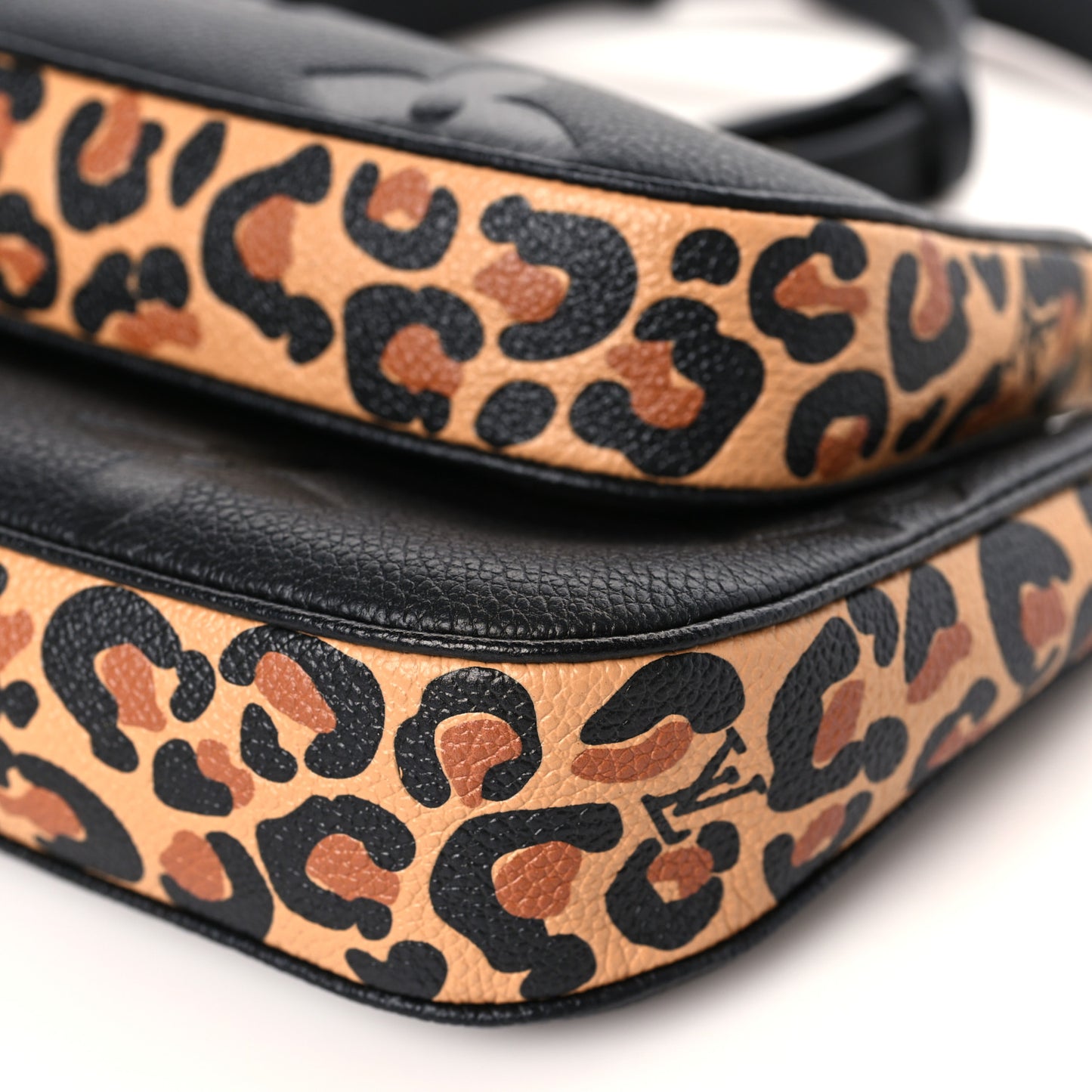 Empreinte Monogram Giant Wild At Heart Multi Pochette Accessories Black