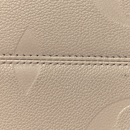Louis Vuitton Empreinte Monogram Giant Onthego MM Tourterelle 10 of 10