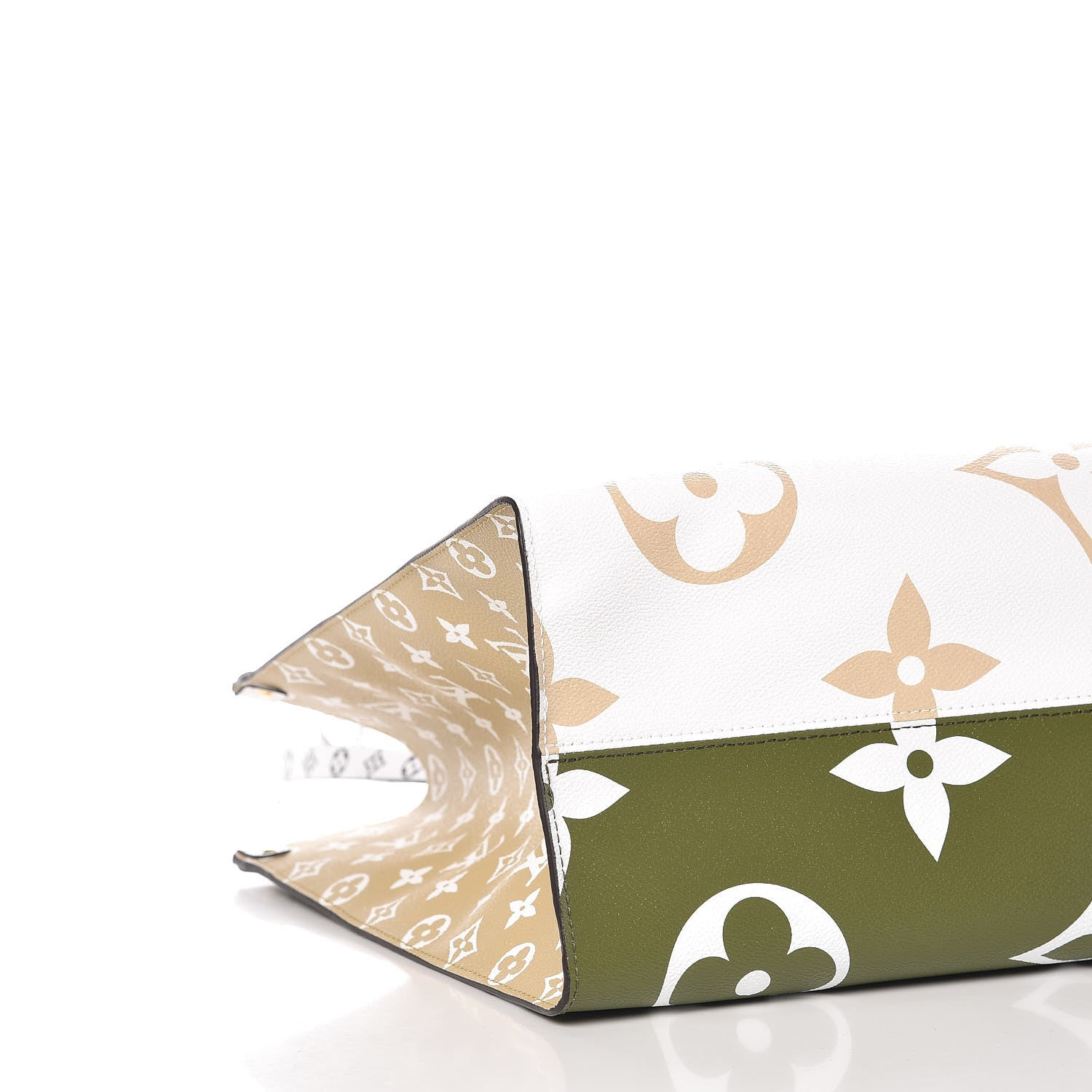 Louis Vuitton Monogram Giant Onthego GM Kaki Beige 8 of 9