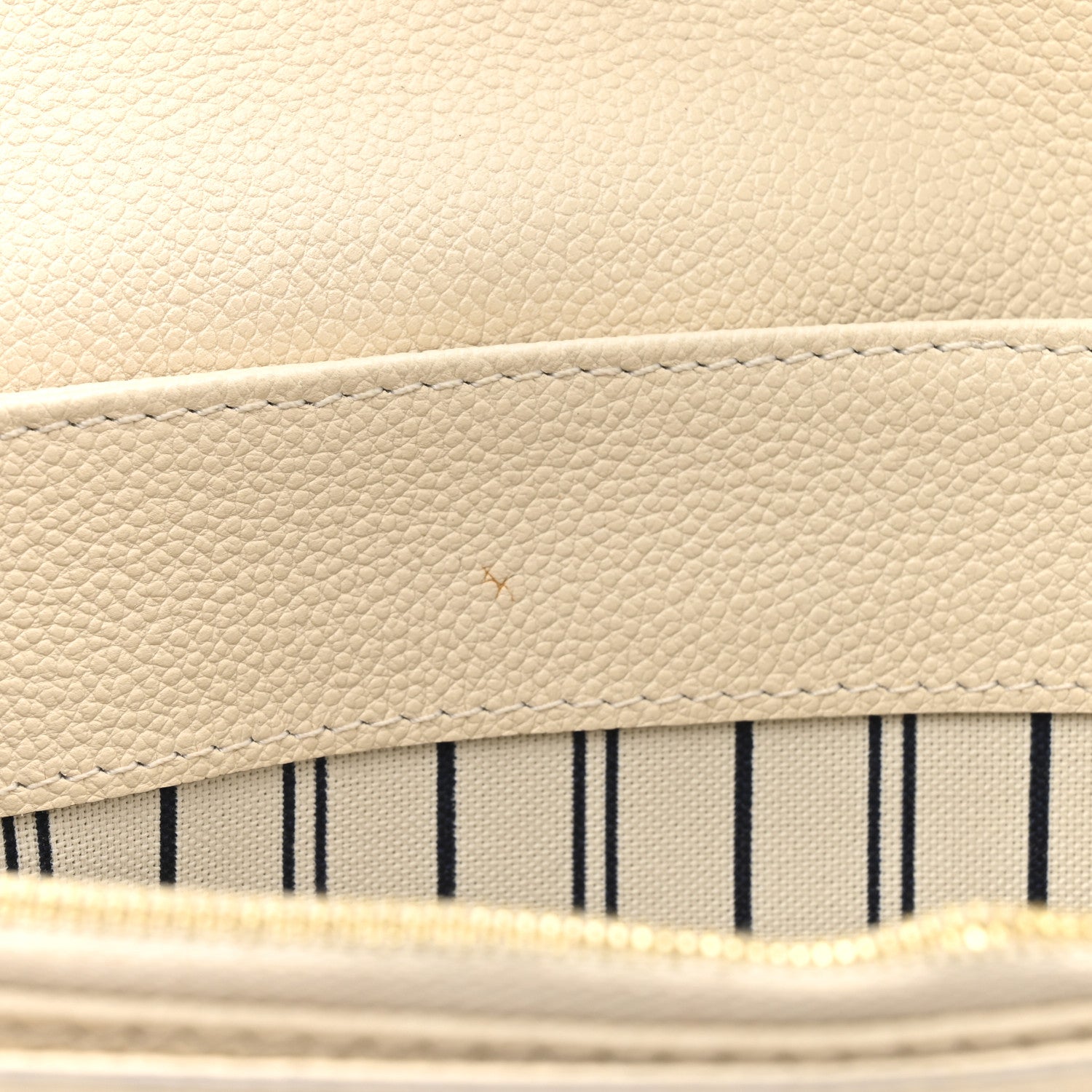 Louis Vuitton Empreinte Fascinante Neige 14 of 15