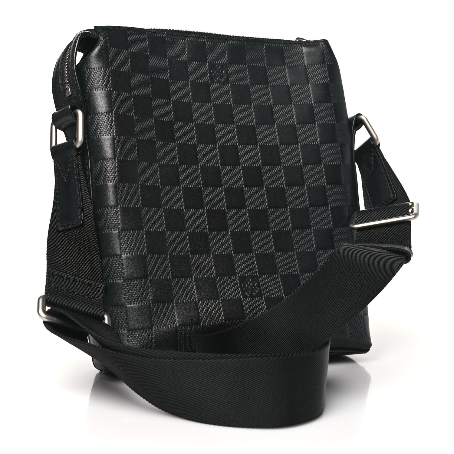 Louis Vuitton Damier Infini Discovery Messenger BB Onyx 3 of 9