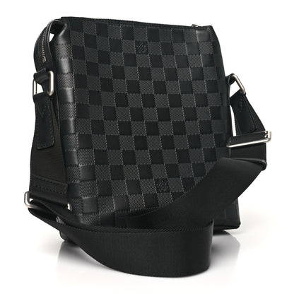 Louis Vuitton Damier Infini Discovery Messenger BB Onyx 3 of 9